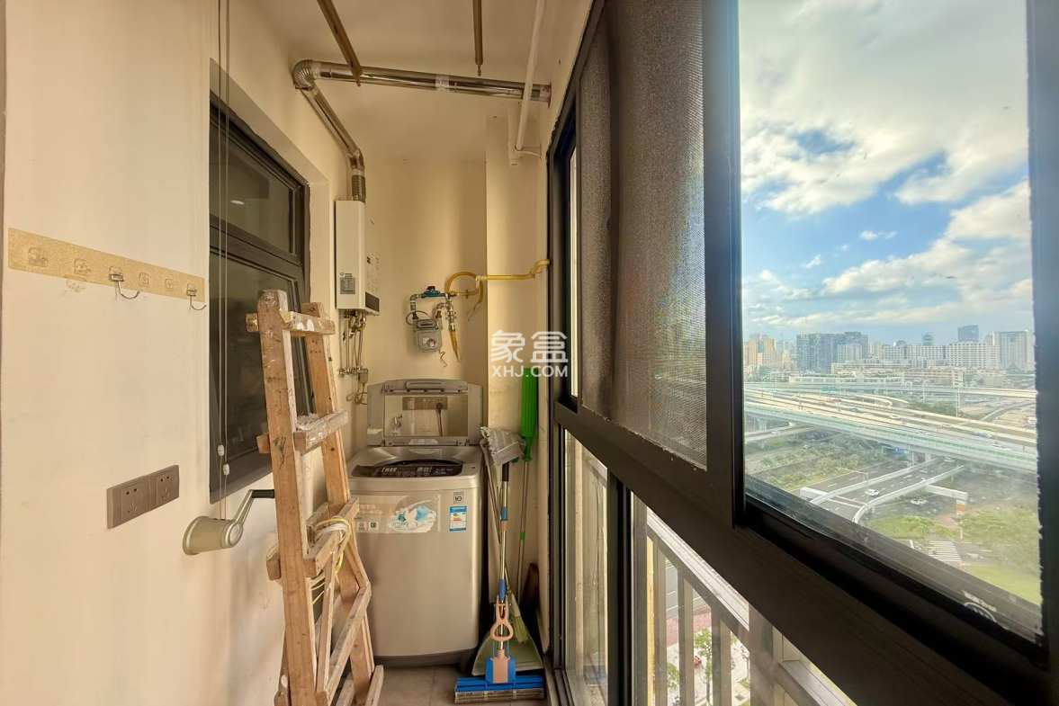 海航豪庭南苑  3室2厅2卫    4500.0元/月 海航豪庭南苑  3室2厅2卫    4500.0元/月室内图