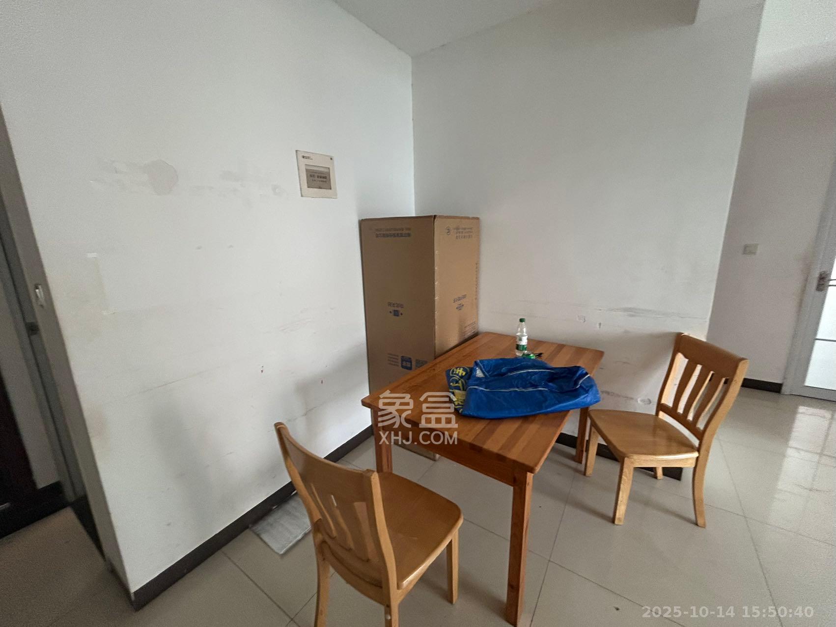 标志浪漫满屋(枫景公寓)  2室2厅1卫    1800.0元/月 标志浪漫满屋(枫景公寓)  2室2厅1卫    1800.0元/月