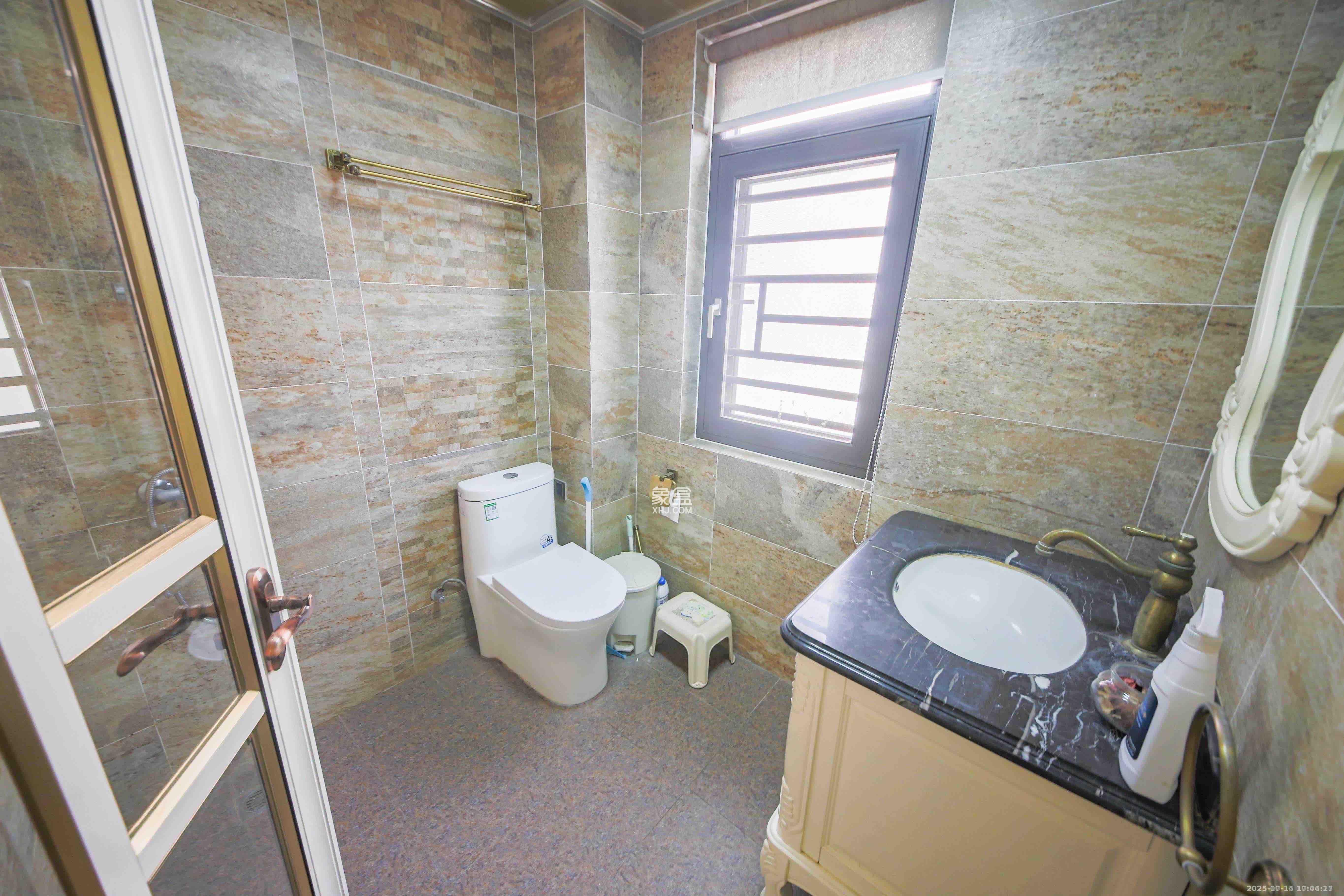 湘水熙园 4室2厅2卫 4000.0元/月 湘水熙园 4室2厅2卫 4000.0元/月室内图