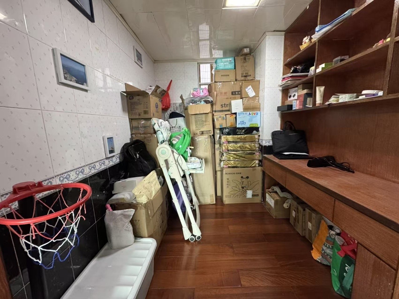 龙华商城 3室2厅1卫 97.0万 龙华商城 3室2厅1卫 97.0万客厅