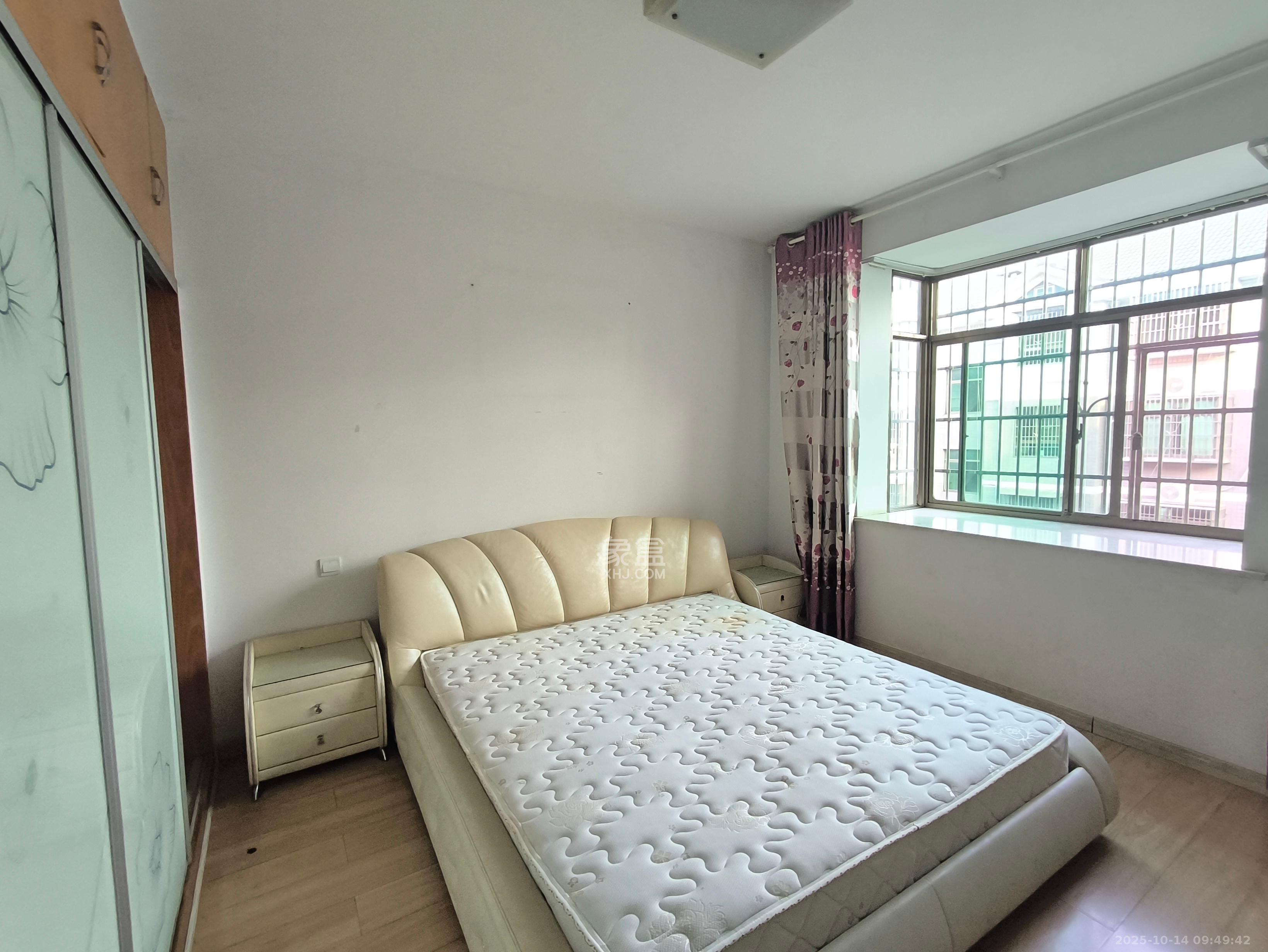 兴联母山小区  3室2厅2卫    1800.0元/月室内图