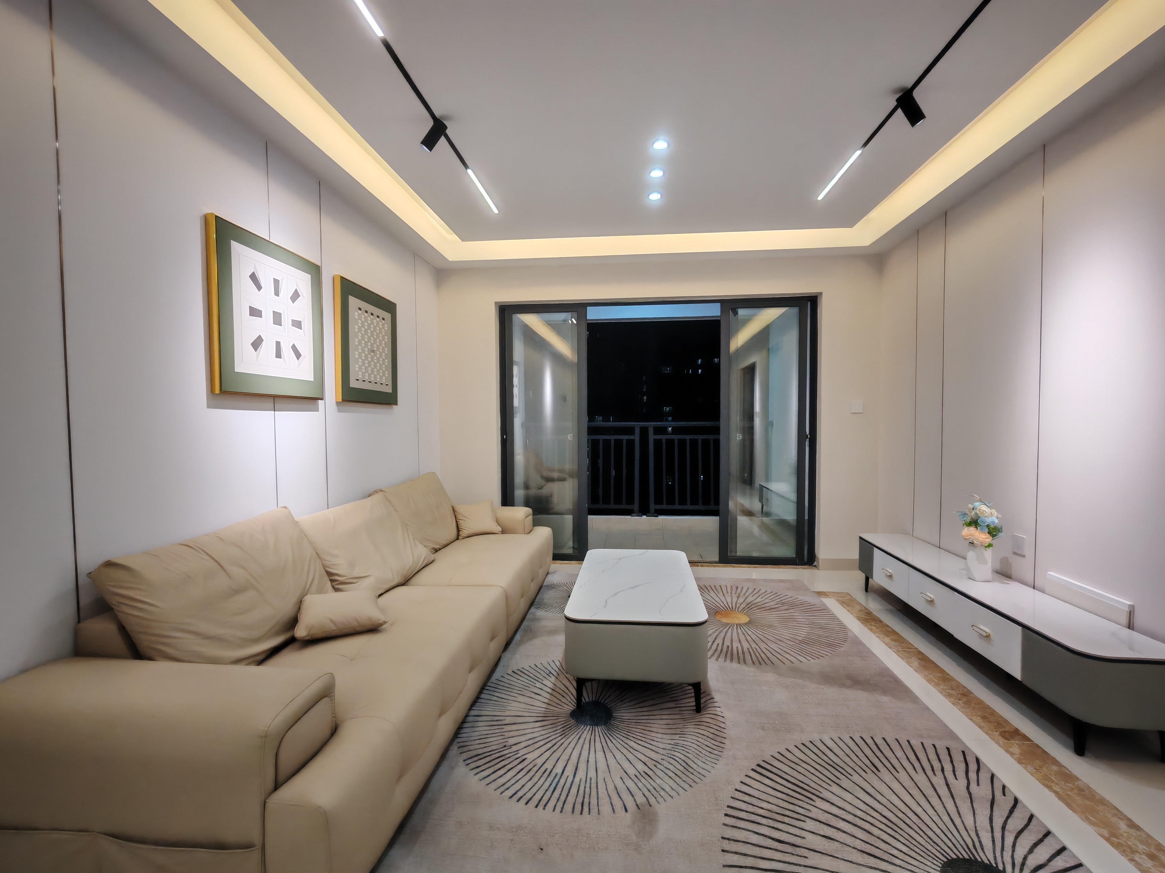 金龙苑  1室0厅0卫    129.0万客厅