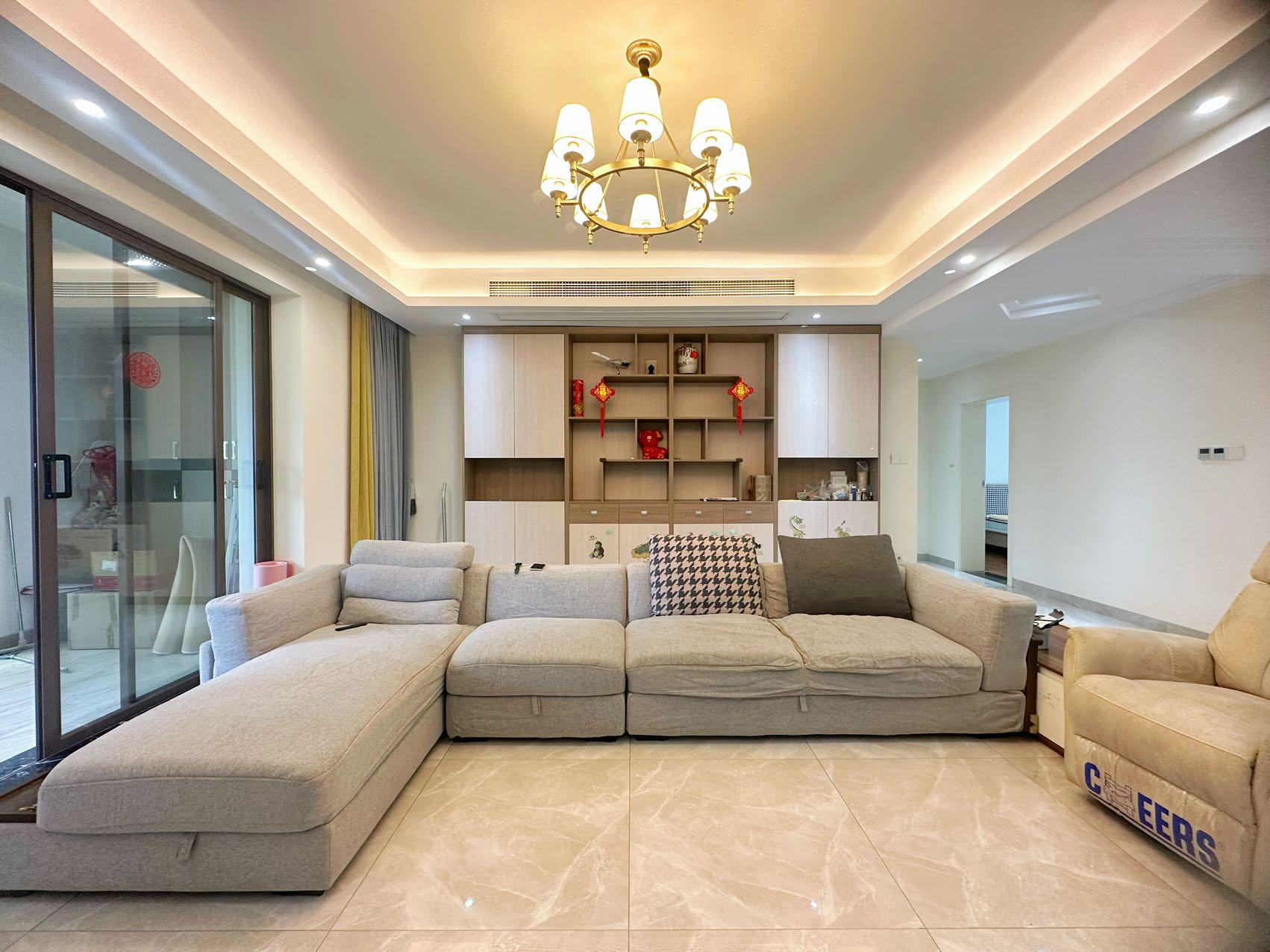 海航豪庭南苑  3室2厅2卫    6000.0元/月室内图