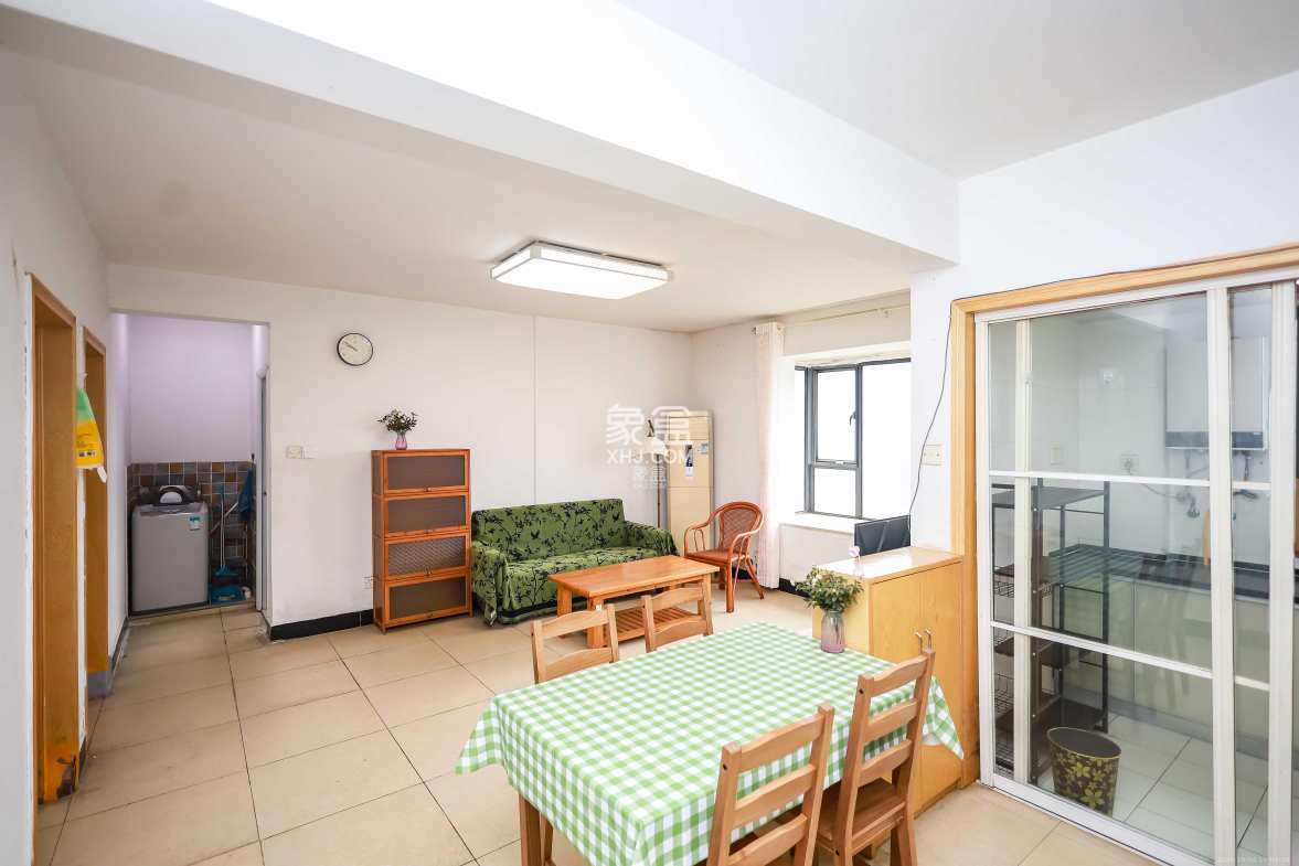 西城龙庭 2室2厅1卫 80.0万 西城龙庭 2室2厅1卫 80.0万客厅