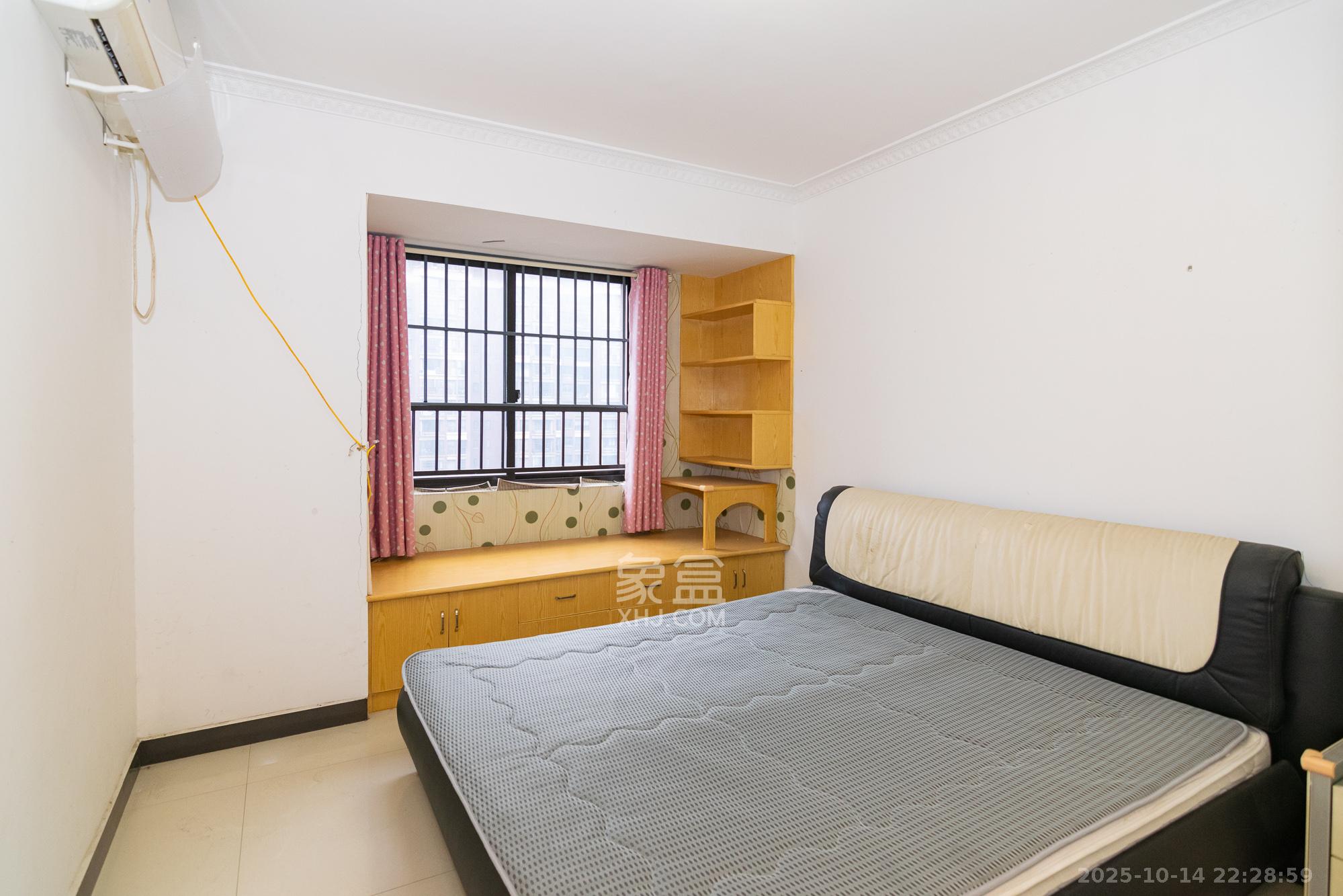 新城国际花都  2室2厅1卫    42.0万卧室