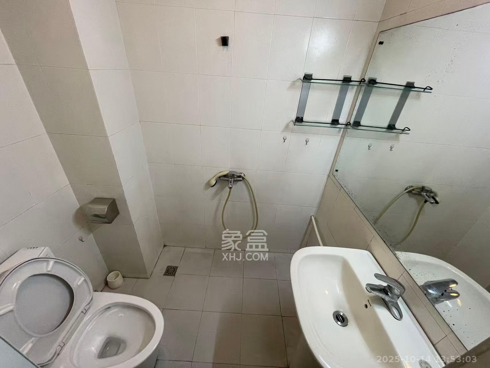 左家塘建材宿舍  3室2厅2卫    2100.0元/月室内图