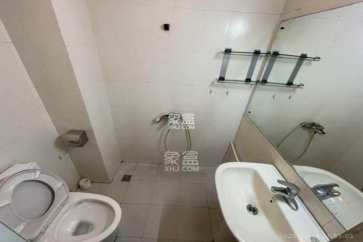 左家塘建材宿舍 3室2厅2卫 2100.0元/月 左家塘建材宿舍 3室2厅2卫 2100.0元/月室内图