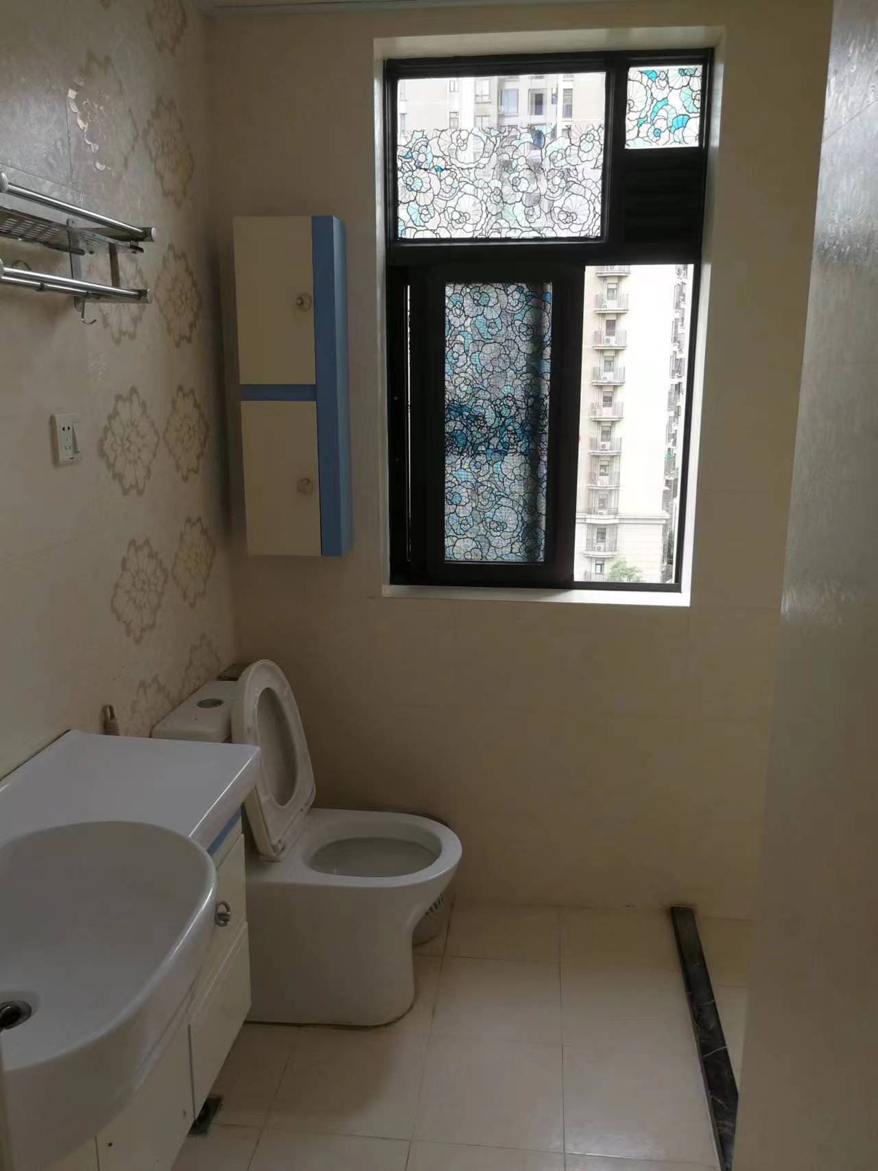 和风江岸 3室2厅2卫 3500.0元/月 和风江岸 3室2厅2卫 3500.0元/月室内图