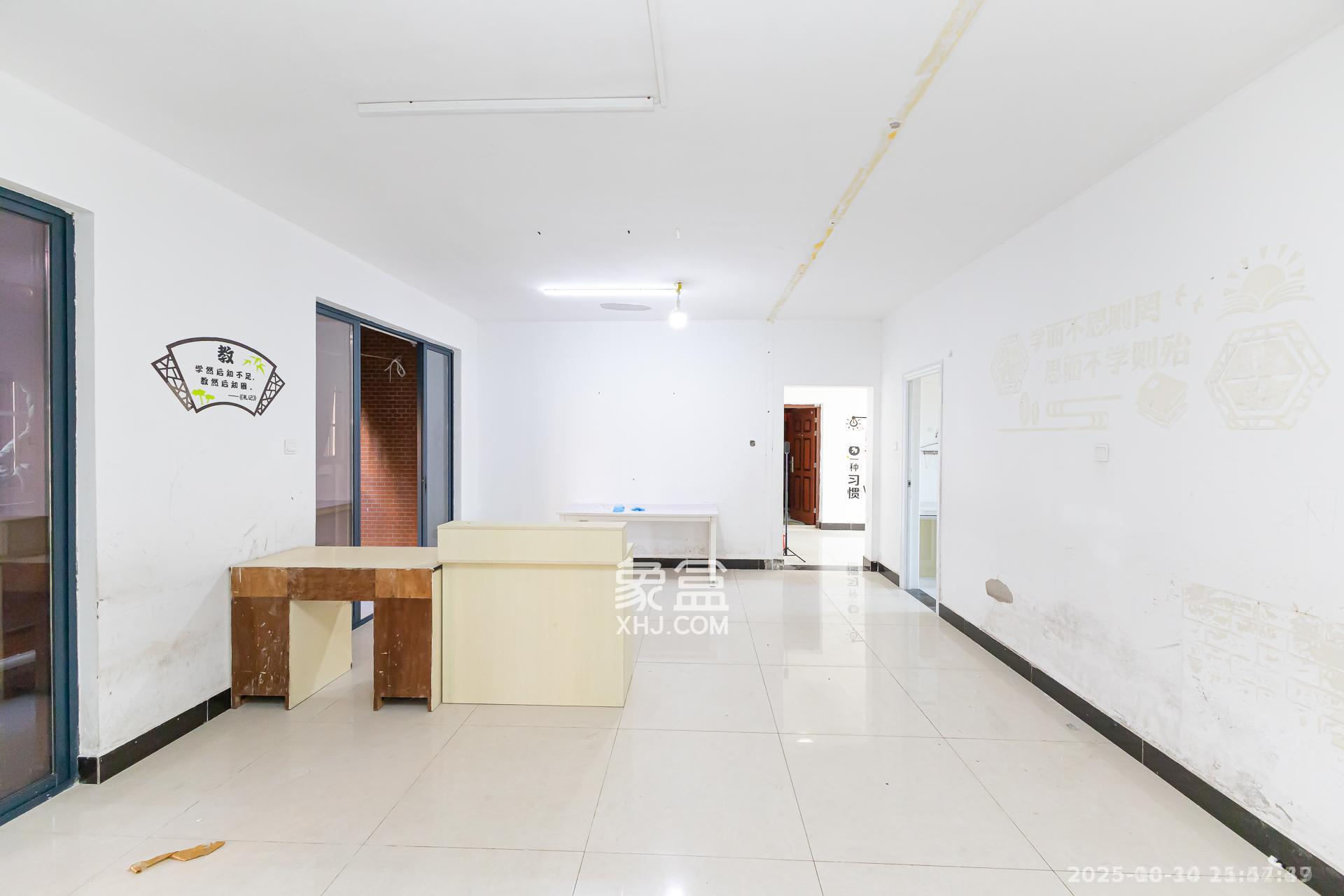 珠江东方明珠(新地东方明珠)三期  4室2厅2卫    1500.0元/月 珠江东方明珠(新地东方明珠)三期  4室2厅2卫    1500.0元/月室内图