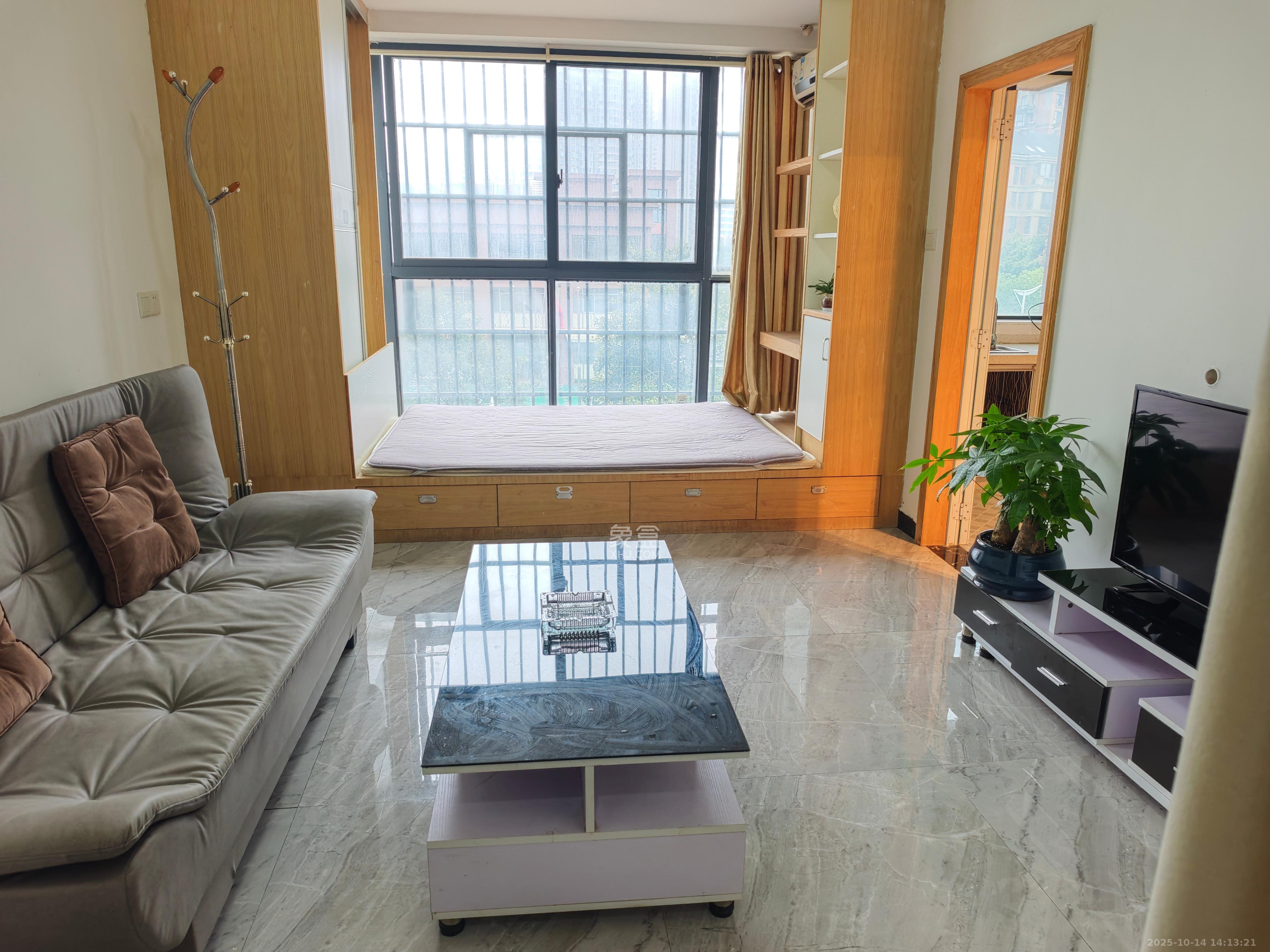 华雅林语苑  1室1厅1卫    1500.0元/月 华雅林语苑  1室1厅1卫    1500.0元/月室内图