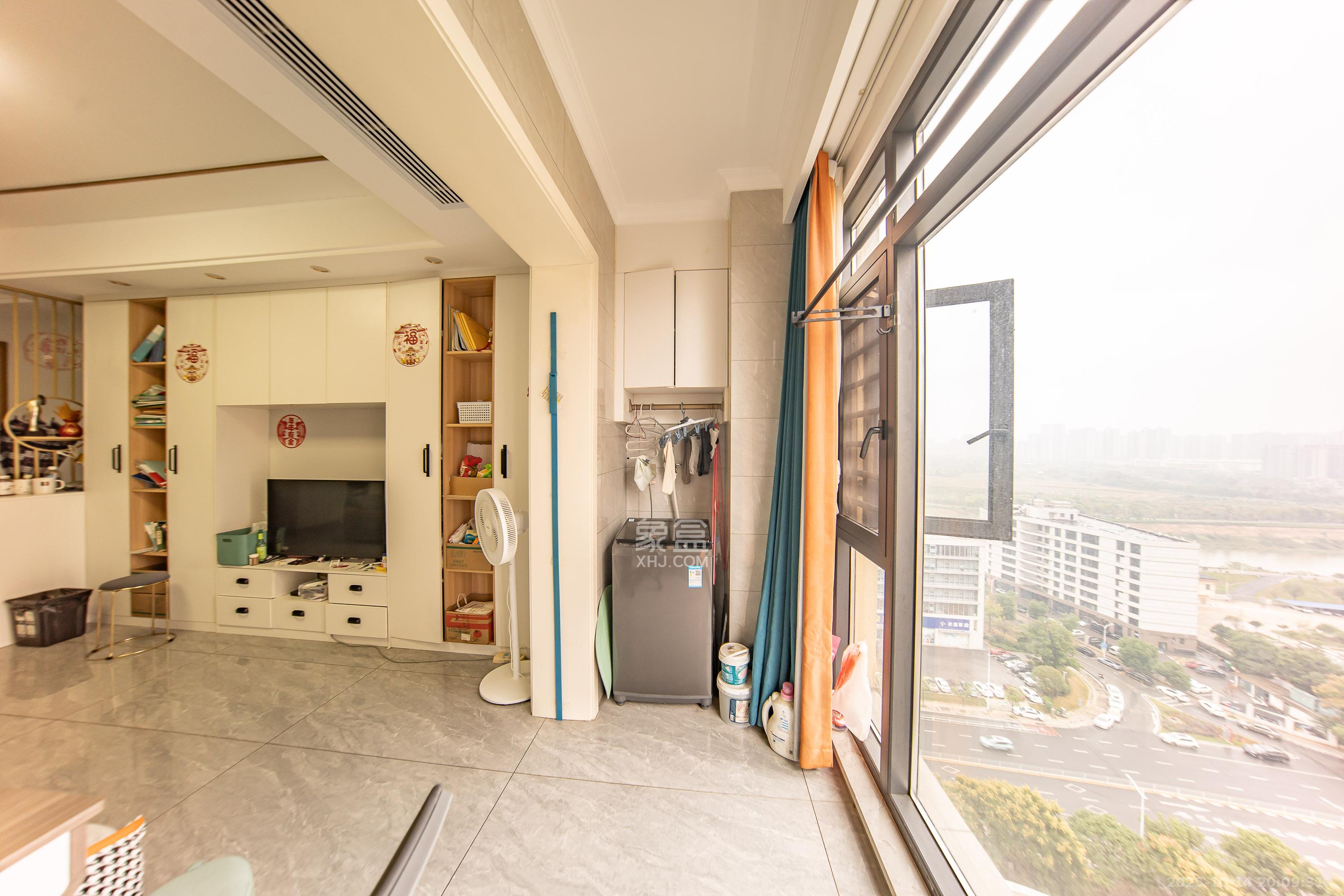 江山帝景雅典  1室0厅0卫    107.8万阳台