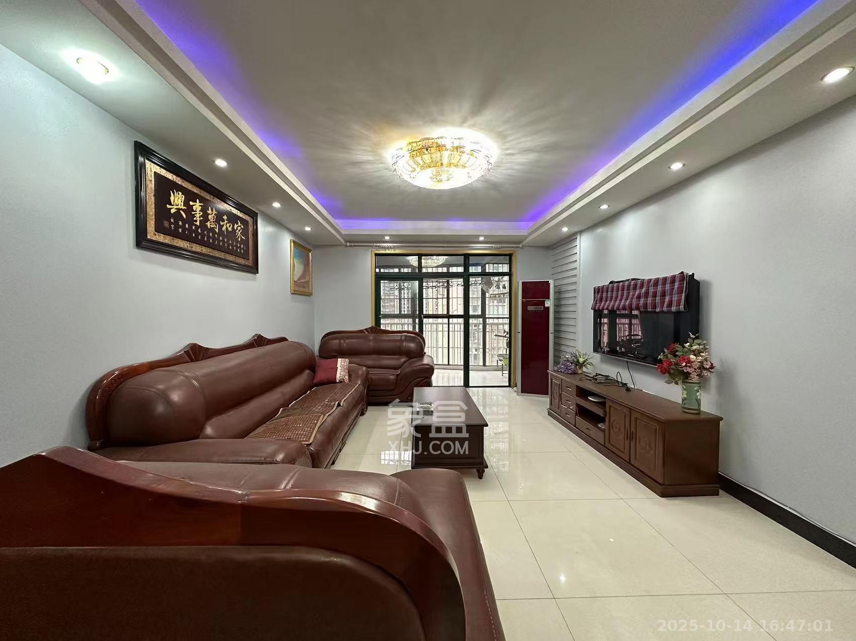 佳阳悦景馨都  3室2厅2卫    2500.0元/月