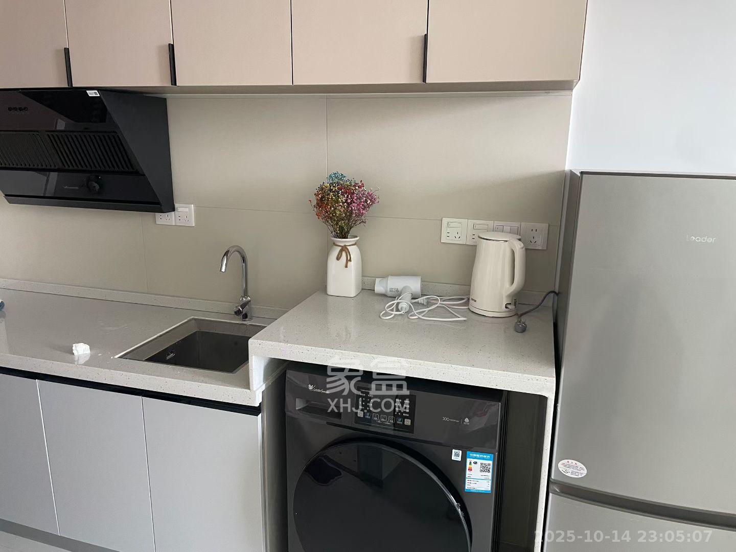 绿地商务广场  1室0厅0卫    2000.0元/月 绿地商务广场  1室0厅0卫    2000.0元/月室内图