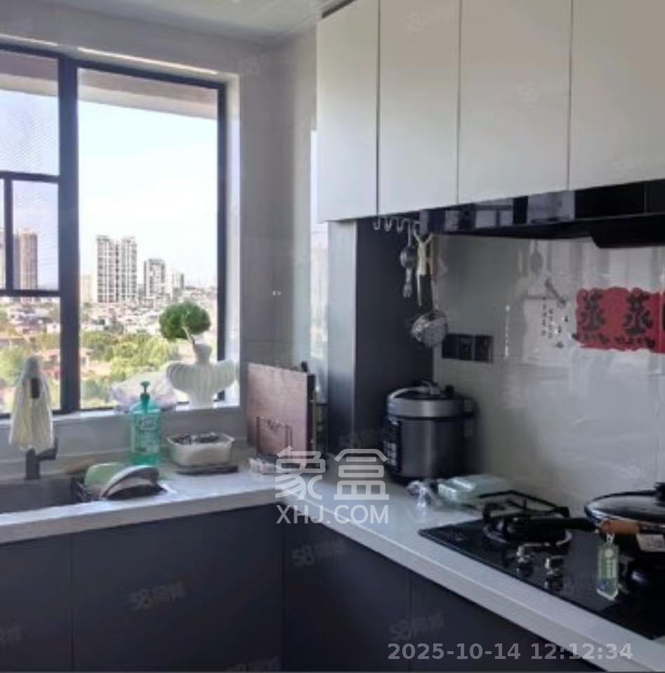 盛地尊域  4室2厅2卫    2500.0元/月 盛地尊域  4室2厅2卫    2500.0元/月室内图