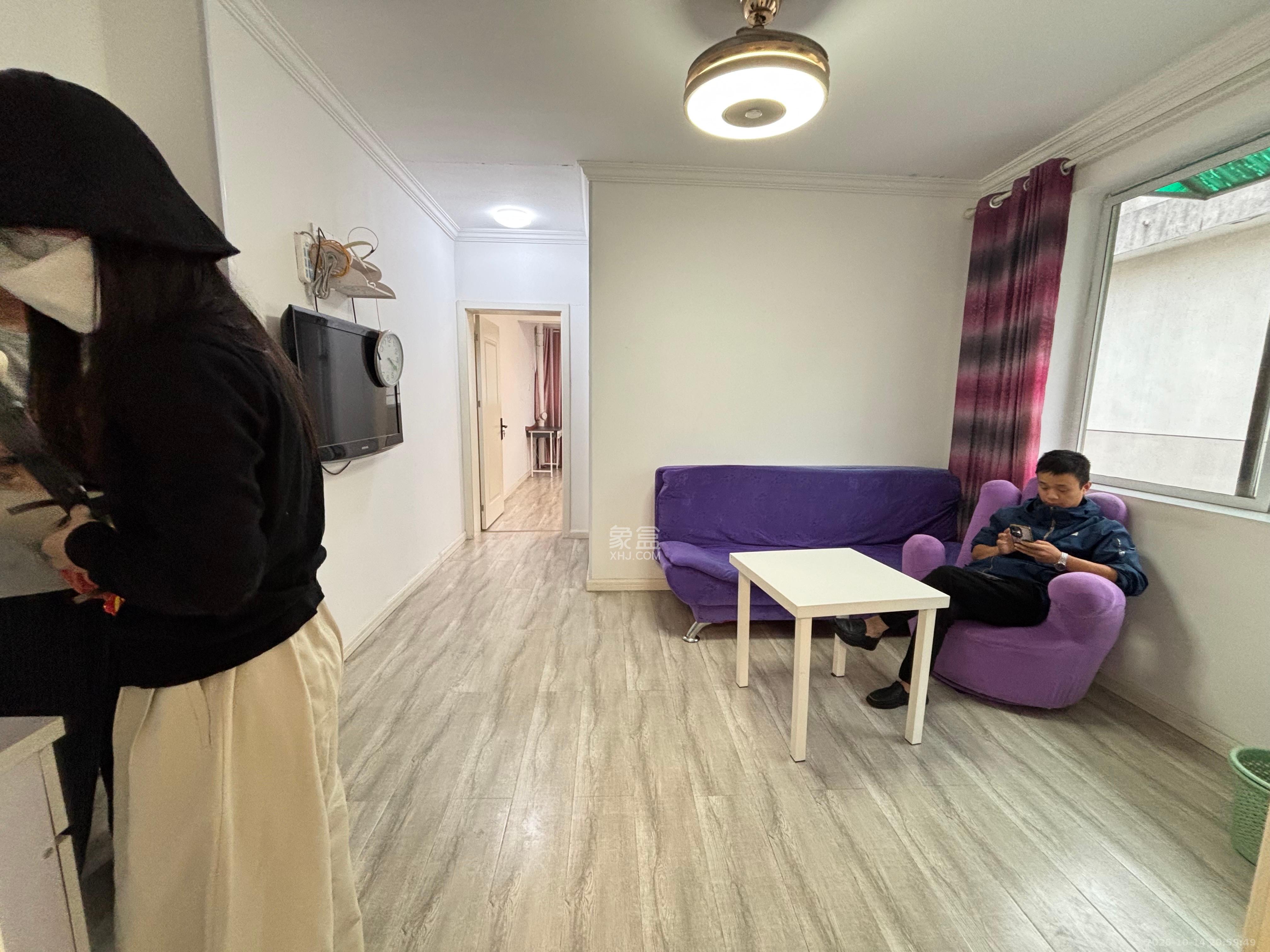 荷花园小区（安置房小区）  2室1厅1卫    1600.0元/月室内图