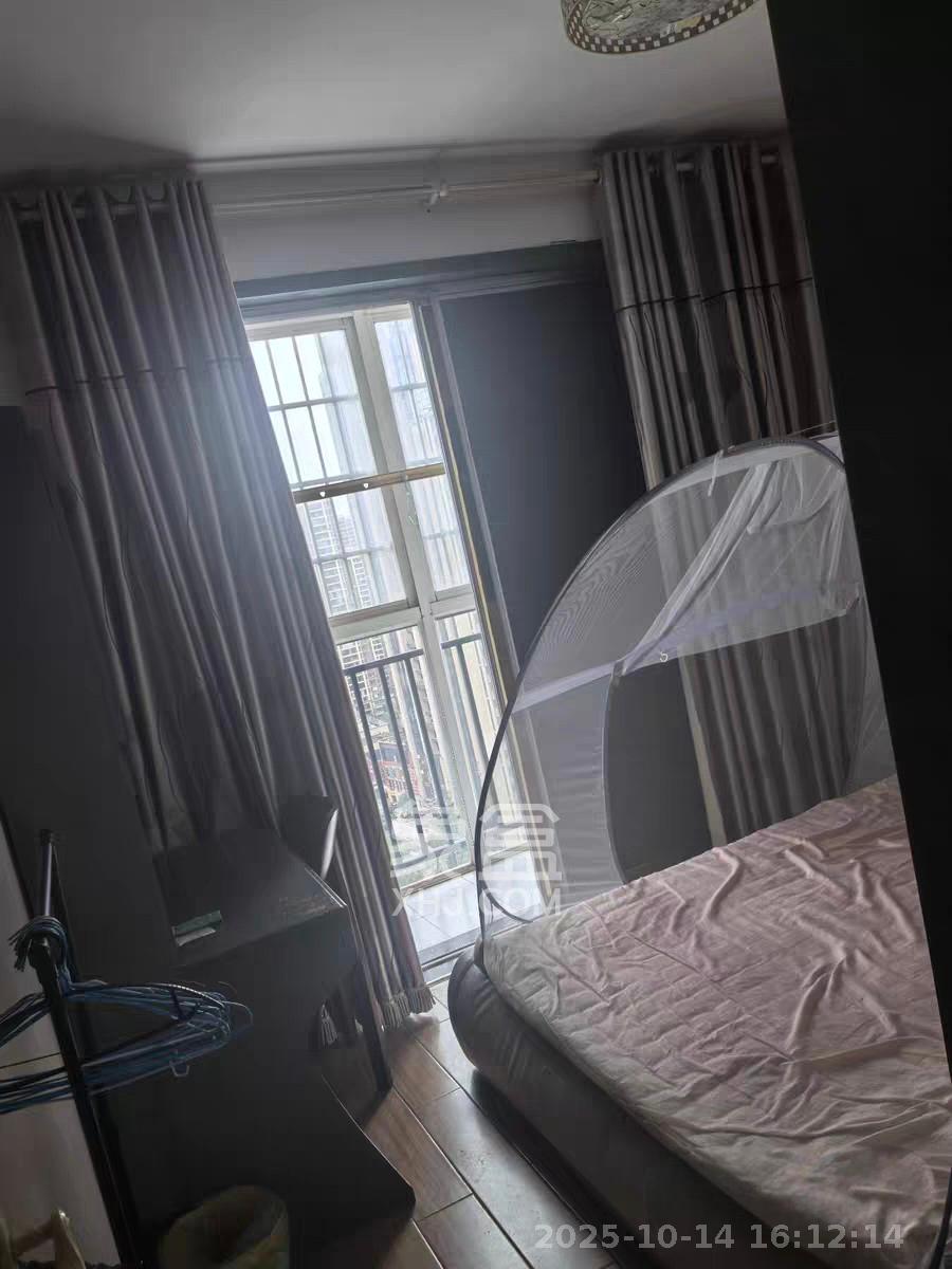 都市馨园 3室1厅1卫 2200.0元/月 都市馨园 3室1厅1卫 2200.0元/月室内图