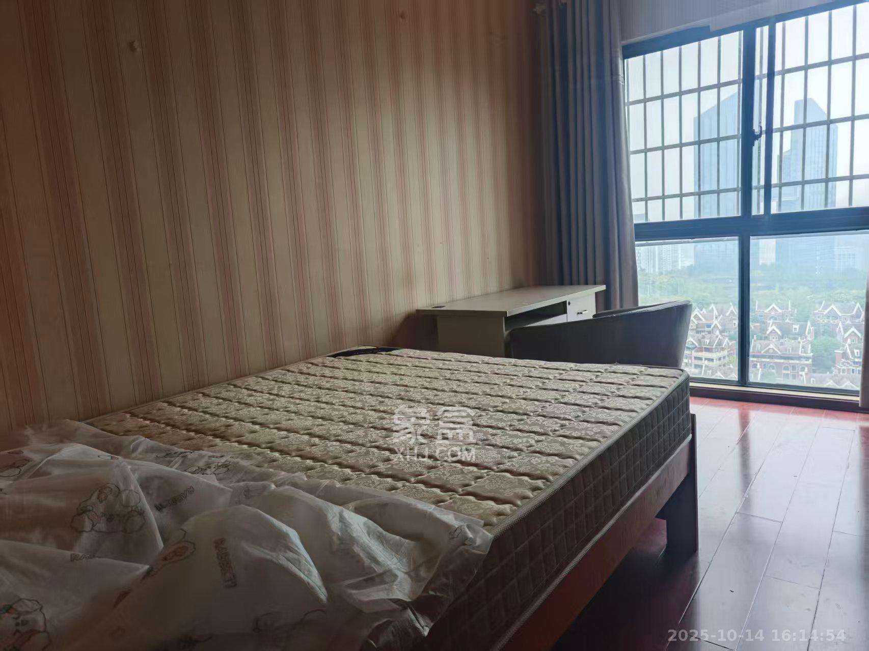 优山美地  3室2厅2卫    2400.0元/月室内图