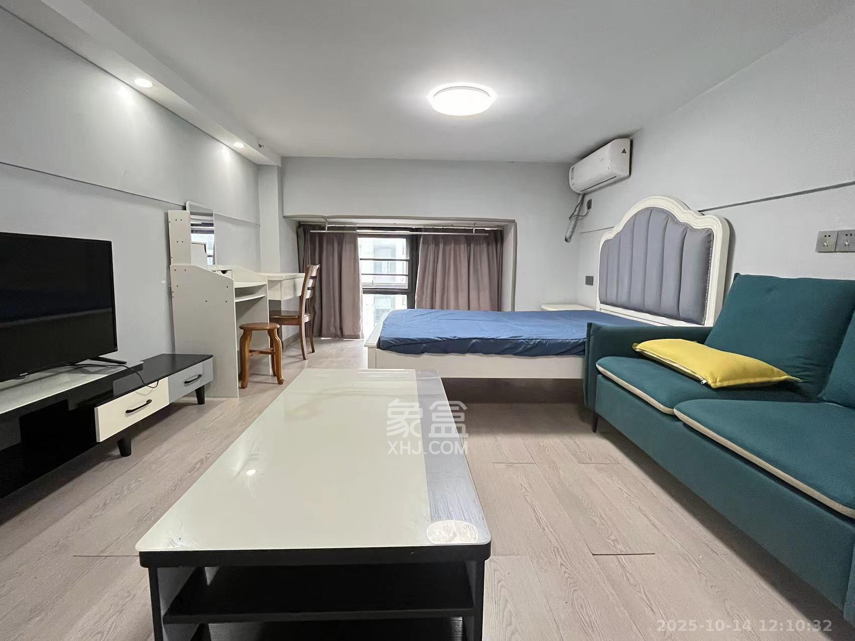 龙湖新壹城  1室1厅1卫    1400.0元/月