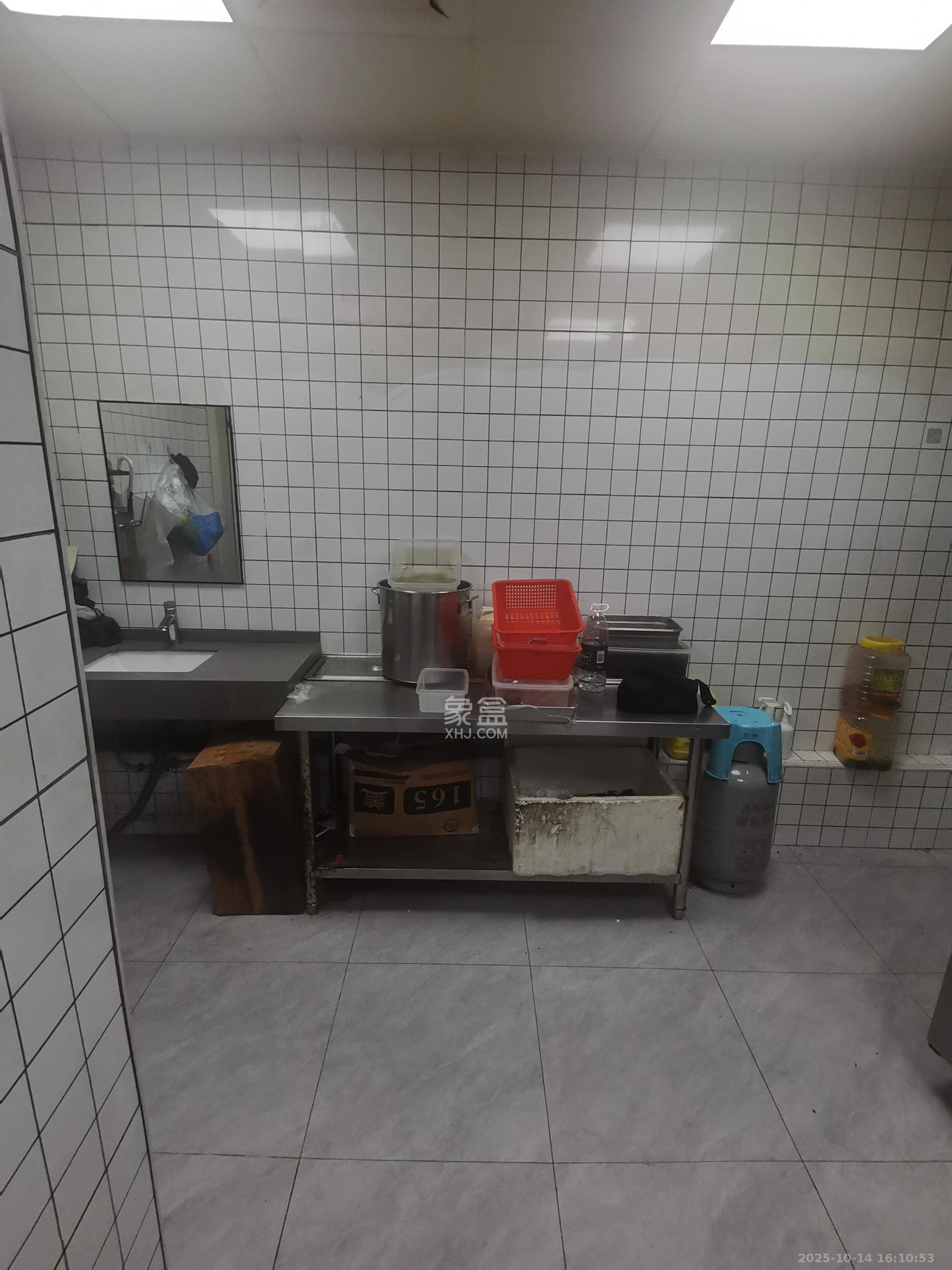 海德公园   49.2㎡      6800.0元/月室内图