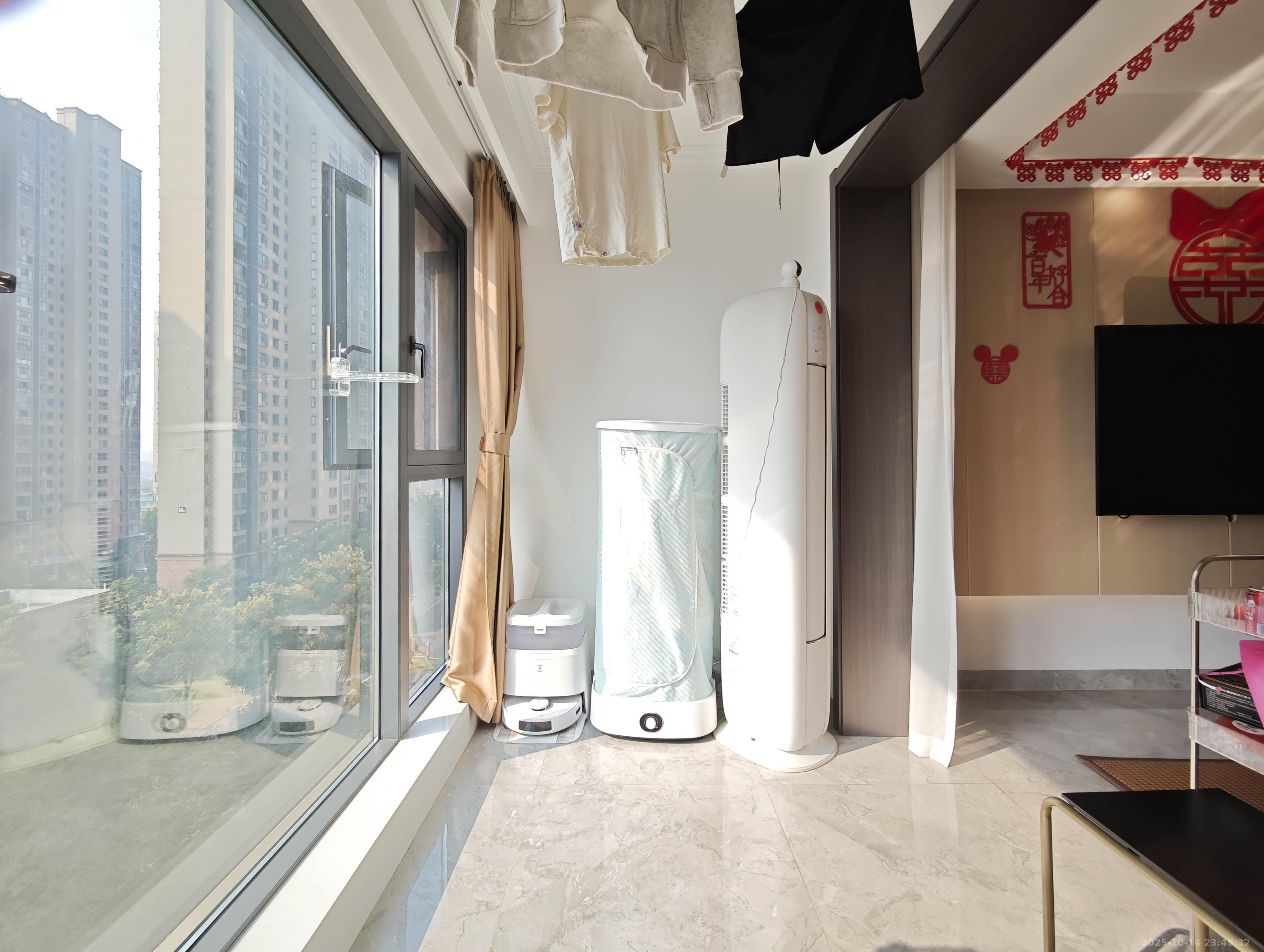 中建嘉和城  1室2厅2卫    110.0万阳台