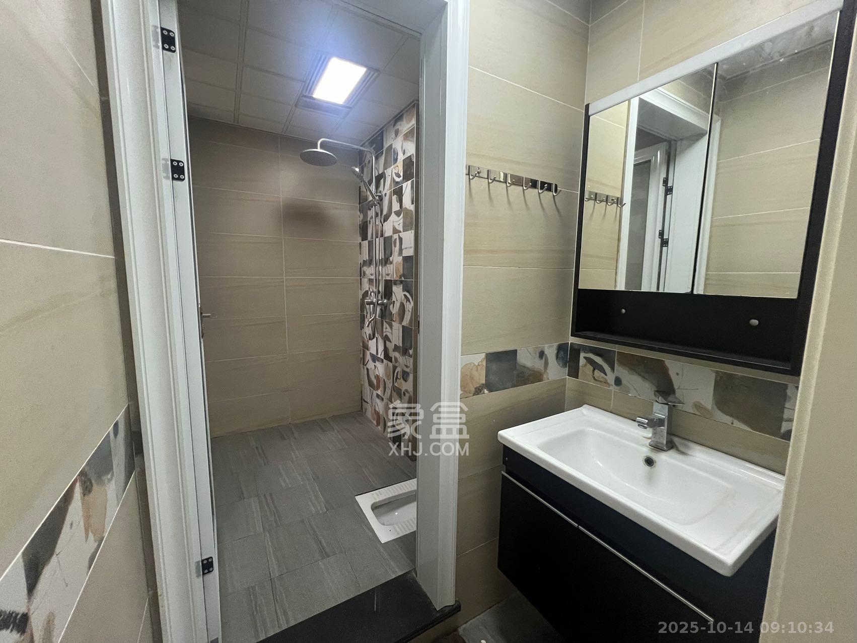 金地格林公馆  3室2厅2卫    3400.0元/月室内图