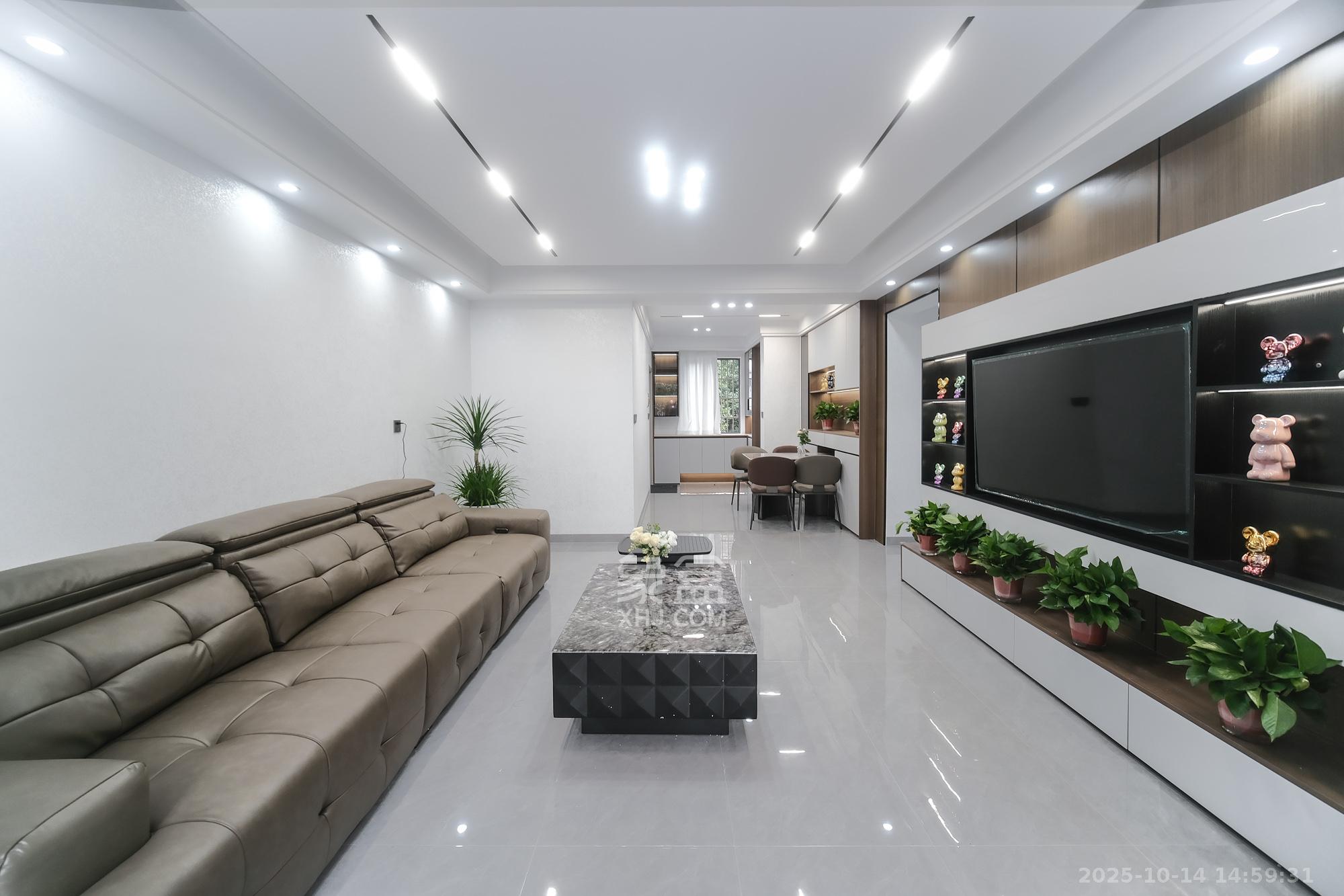 世景华庭  2室2厅1卫    54.8万客厅