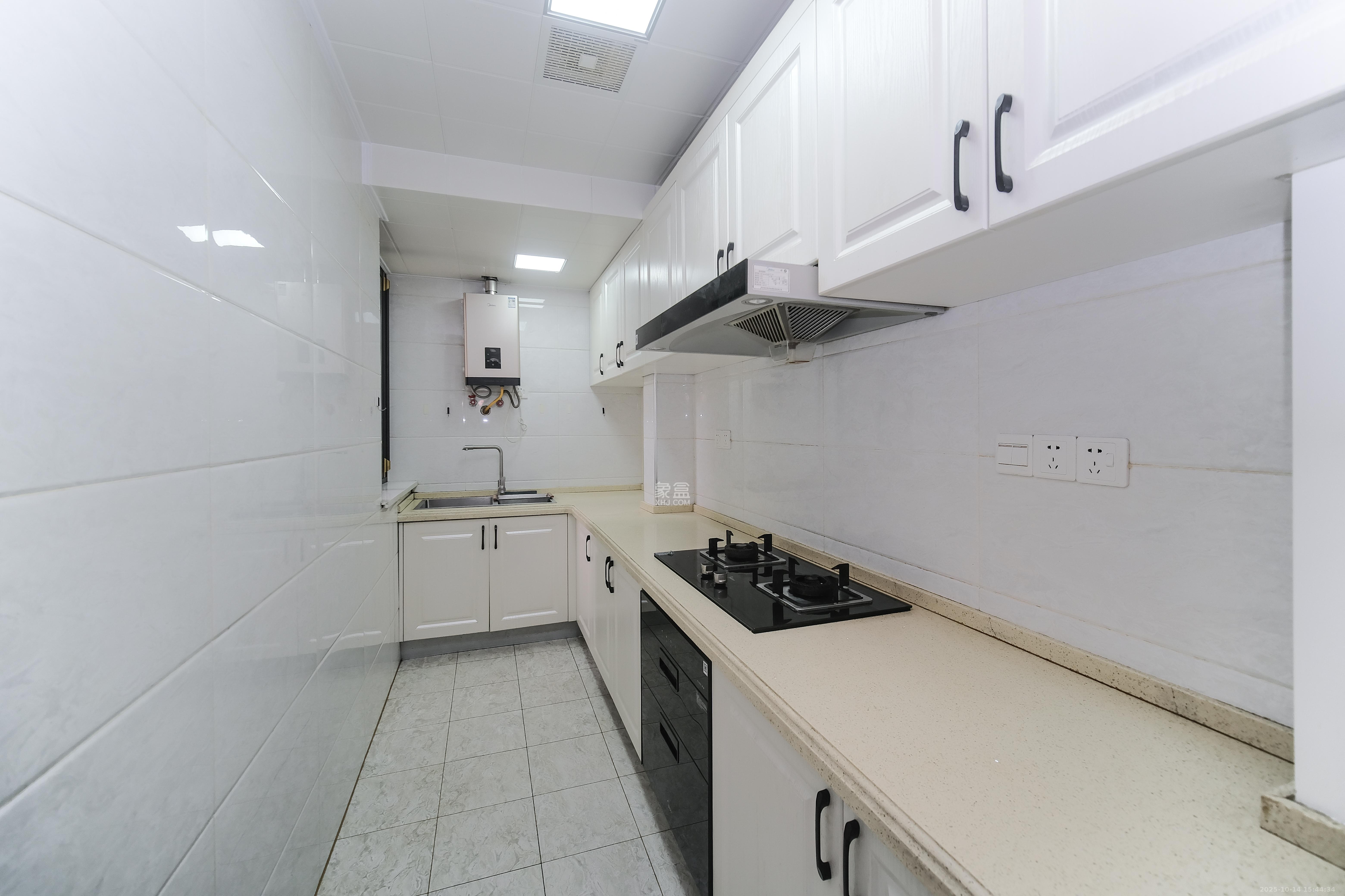 保利香槟国际  3室2厅1卫    66.8万厨房