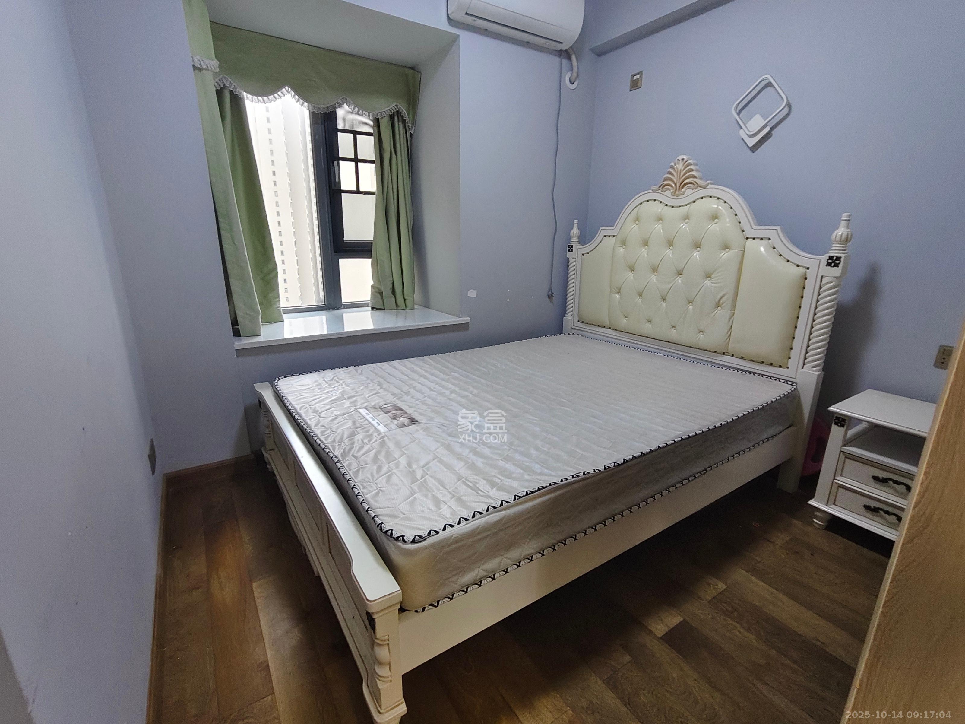 钱隆世家  4室2厅2卫    2800.0元/月室内图