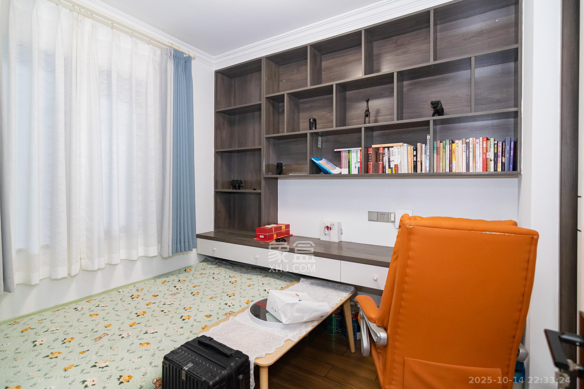 澳海月亮湾 3室2厅1卫 82.0万 澳海月亮湾 3室2厅1卫 82.0万卧室