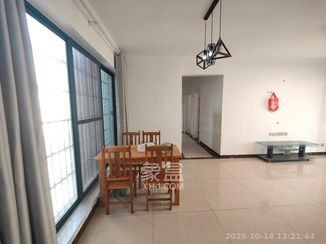 蝴蝶谷  3室2厅2卫    1600.0元/月室内图