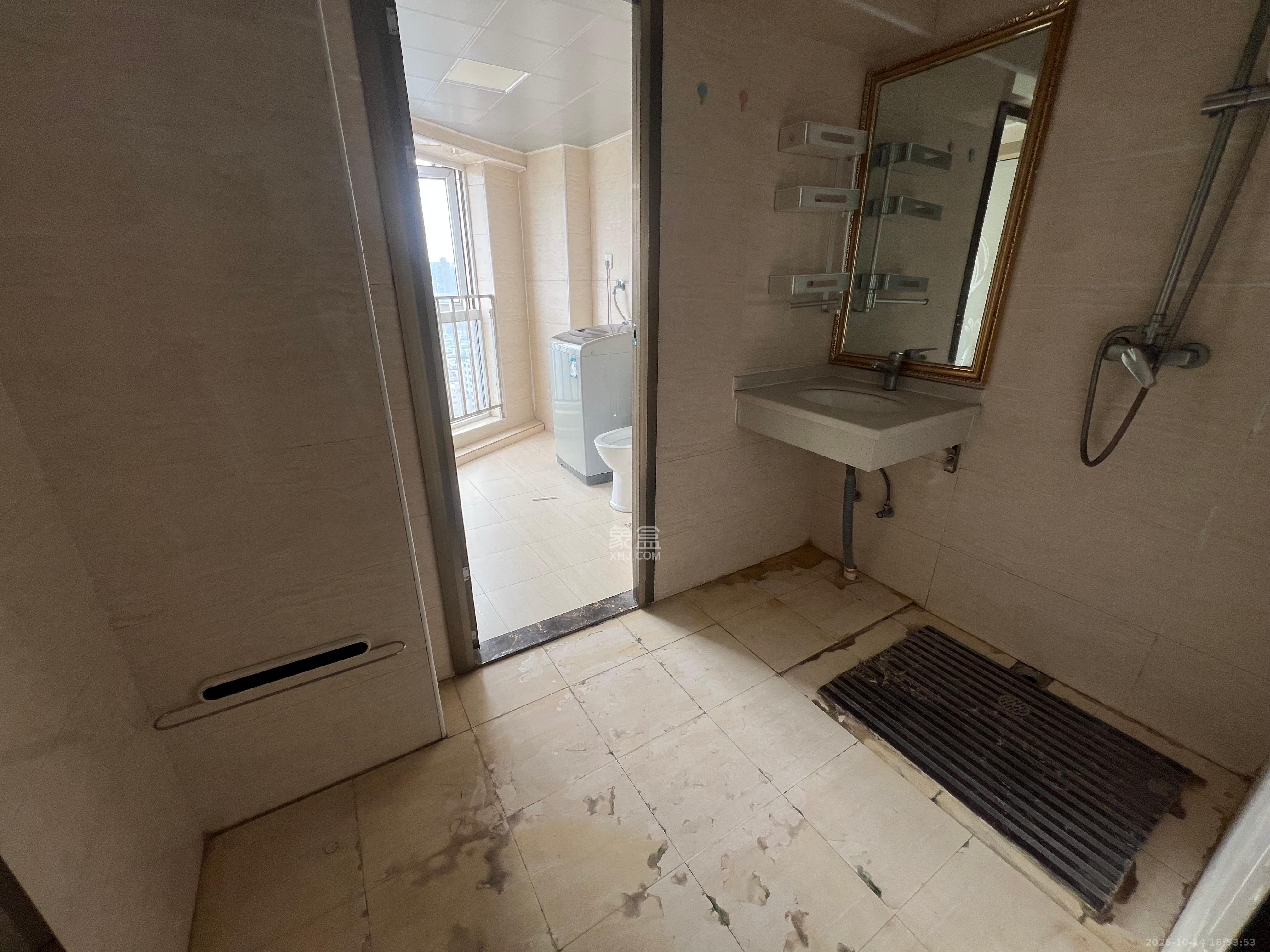 鸥波港湾  1室1厅2卫    1900.0元/月 鸥波港湾  1室1厅2卫    1900.0元/月室内图