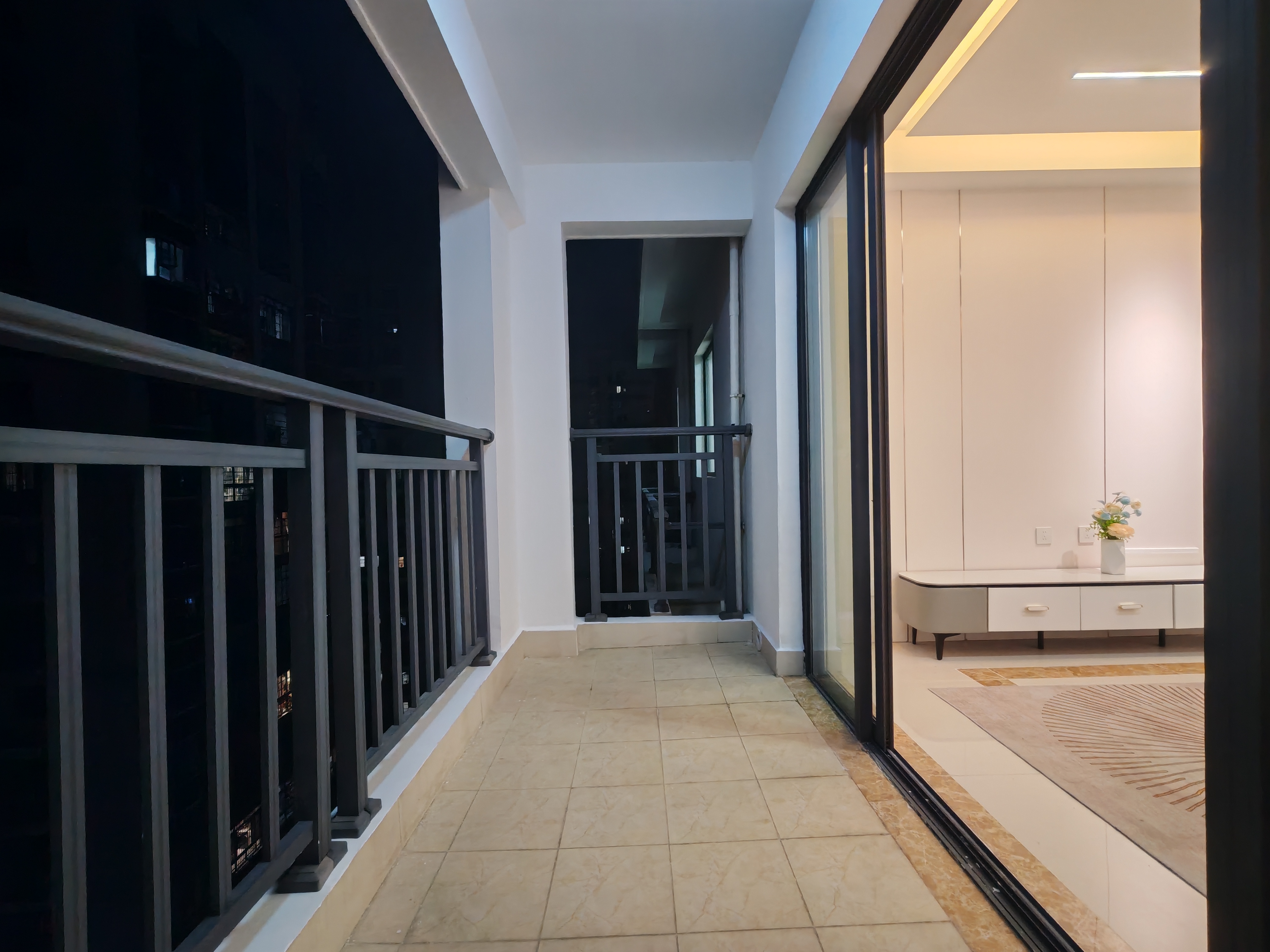 金龙苑  1室0厅0卫    129.0万 金龙苑  1室0厅0卫    129.0万客厅