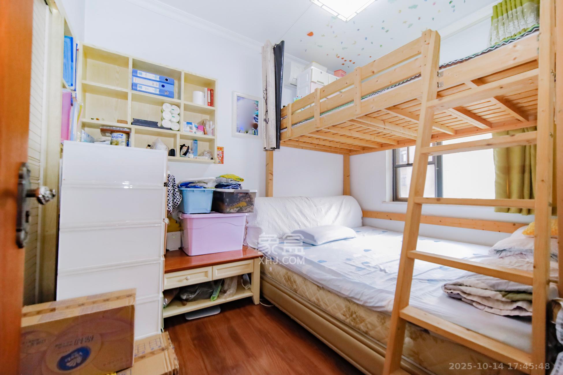 新盛珑璟台  2室2厅1卫    76.0万卧室