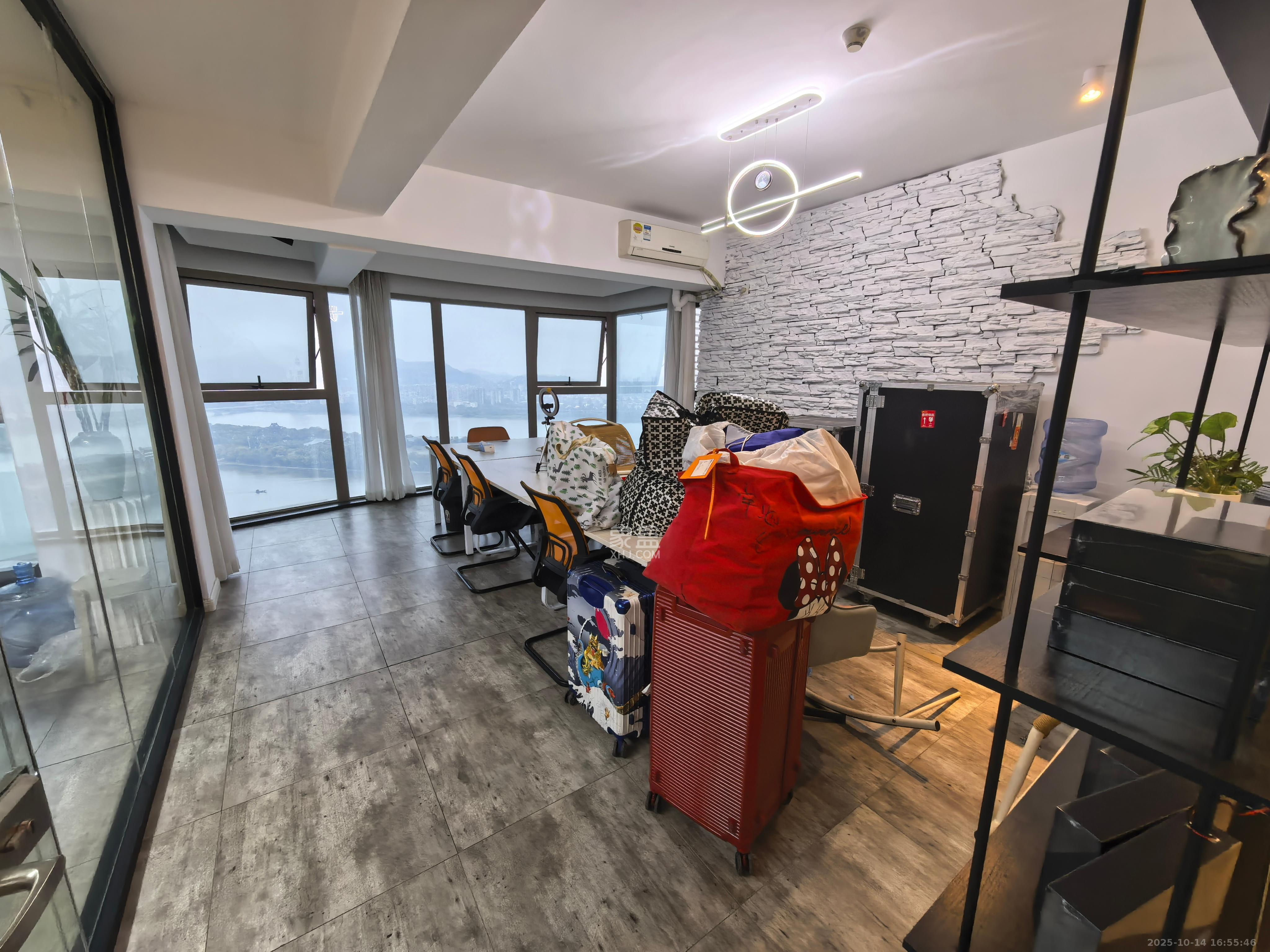 潮宗御苑 3室2厅1卫 6200.0元/月 潮宗御苑 3室2厅1卫 6200.0元/月室内图