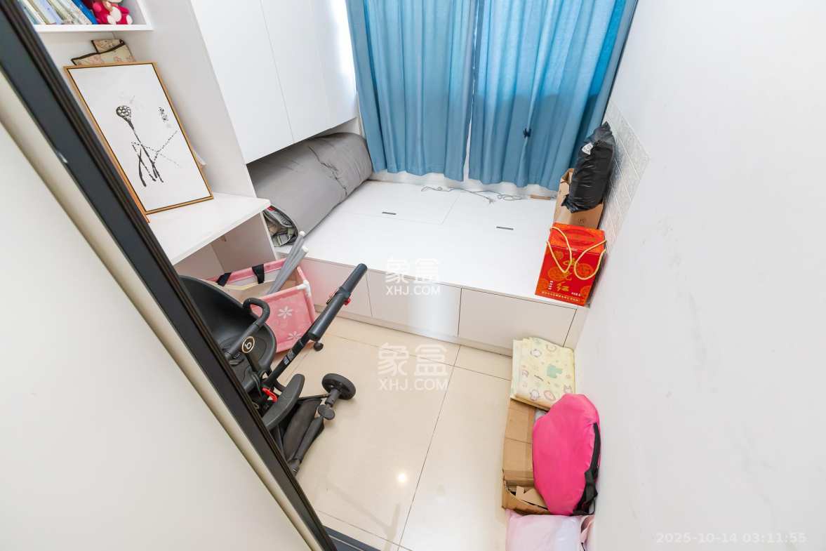 时代倾城二期 3室2厅2卫 68.0万 时代倾城二期 3室2厅2卫 68.0万卧室