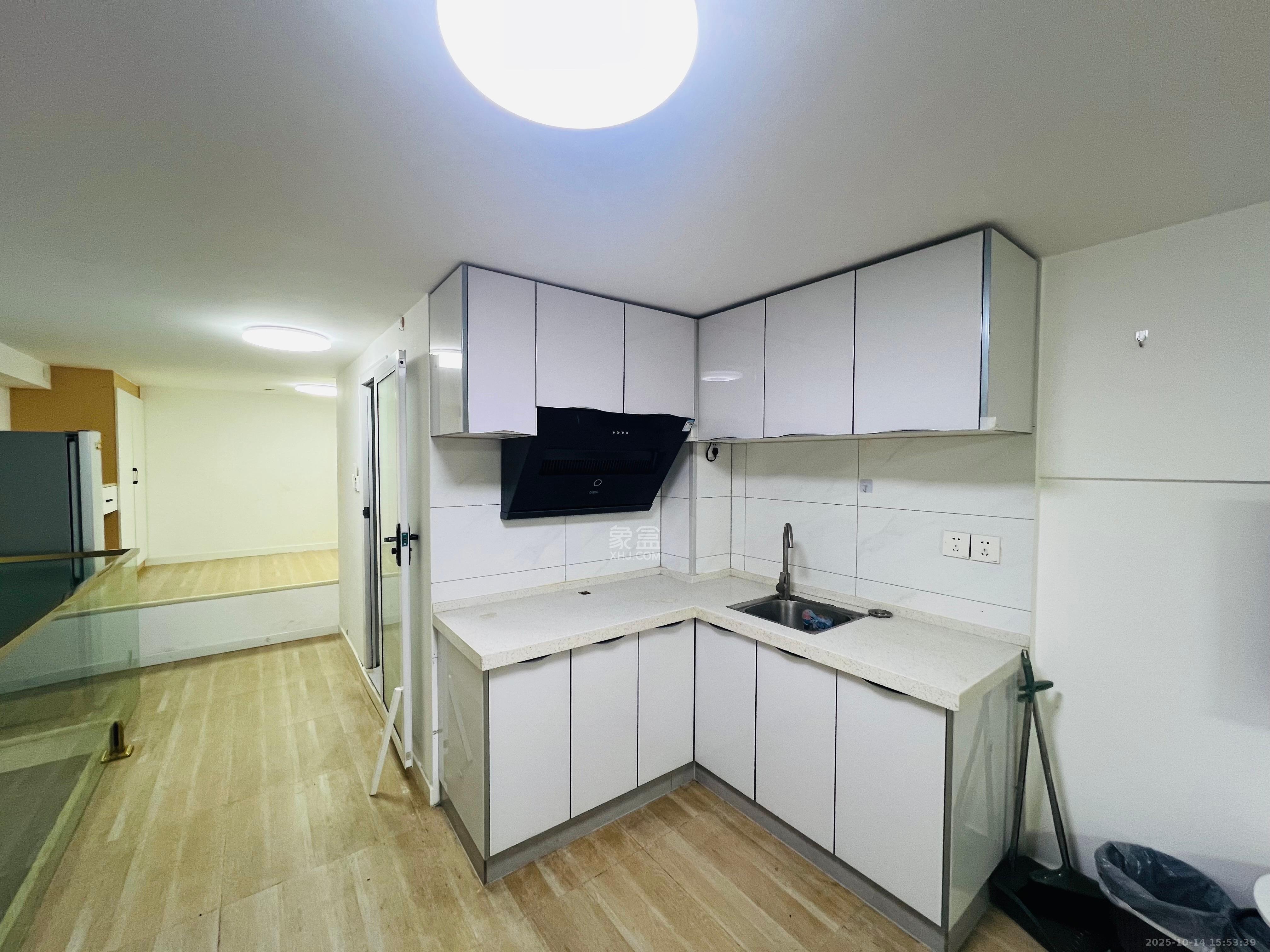 龙湖新壹城 1室1厅1卫 1400.0元/月 龙湖新壹城 1室1厅1卫 1400.0元/月室内图