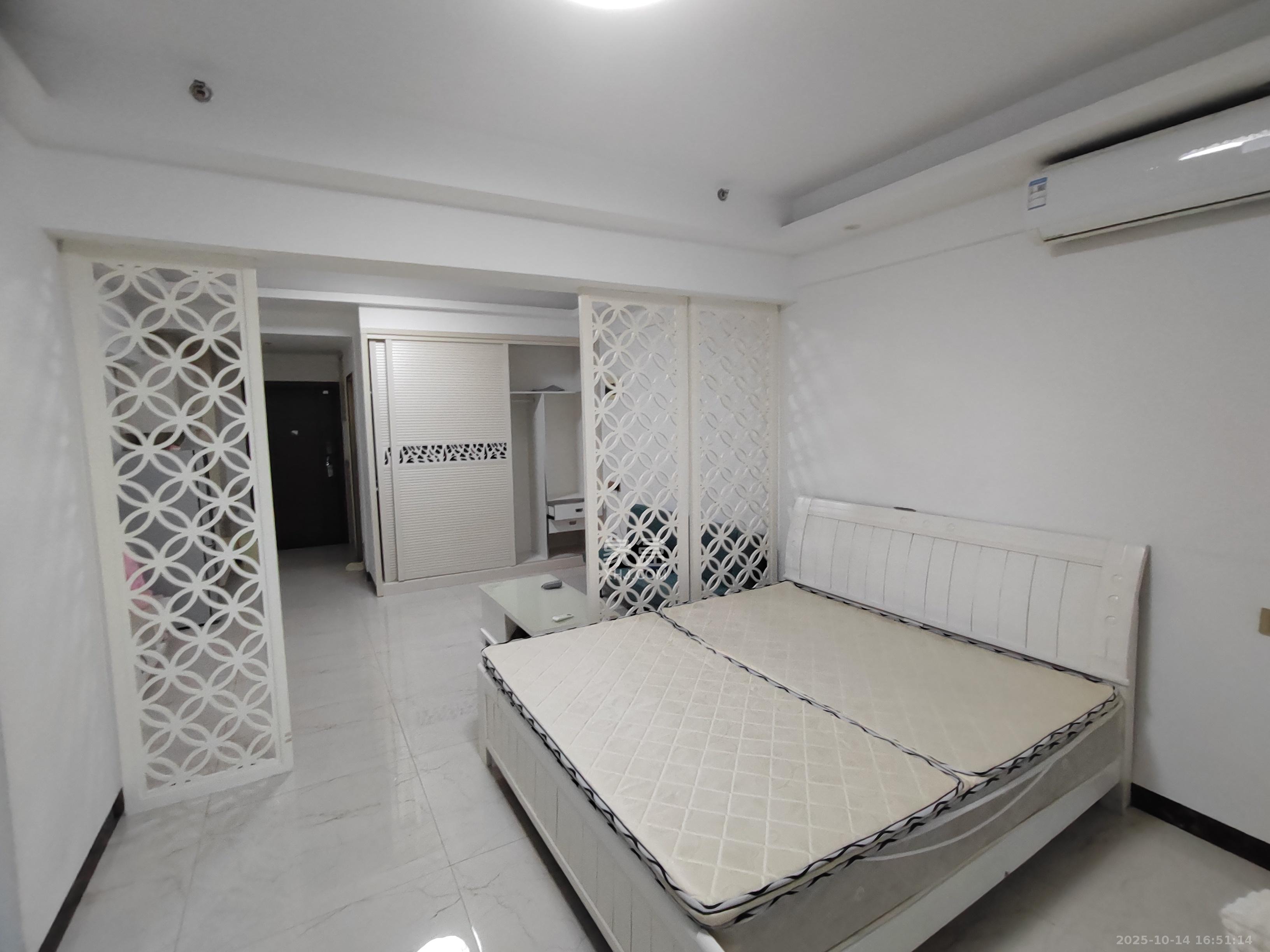 众东国际  1室1厅1卫    1600.0元/月