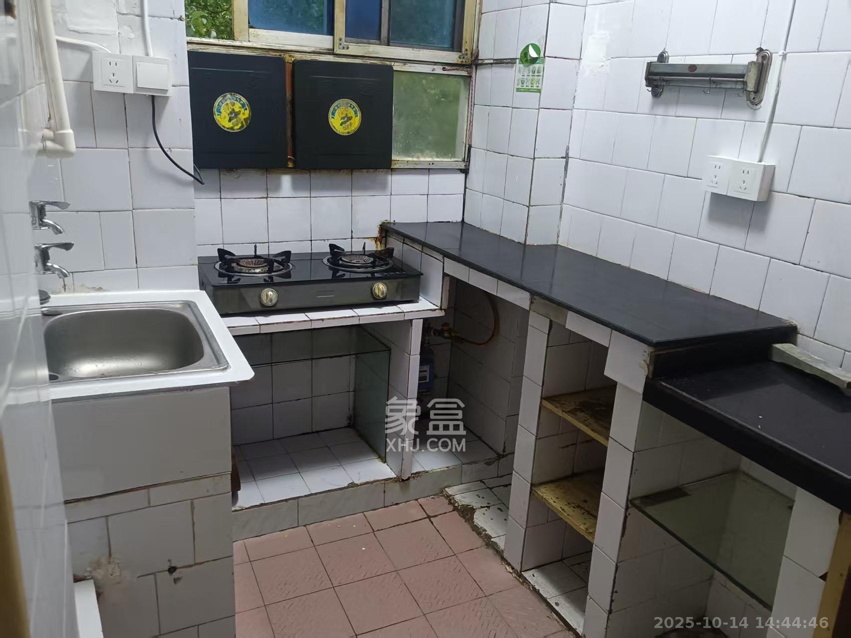 红花坡社区 2室1厅1卫 1080.0元/月 红花坡社区 2室1厅1卫 1080.0元/月室内图