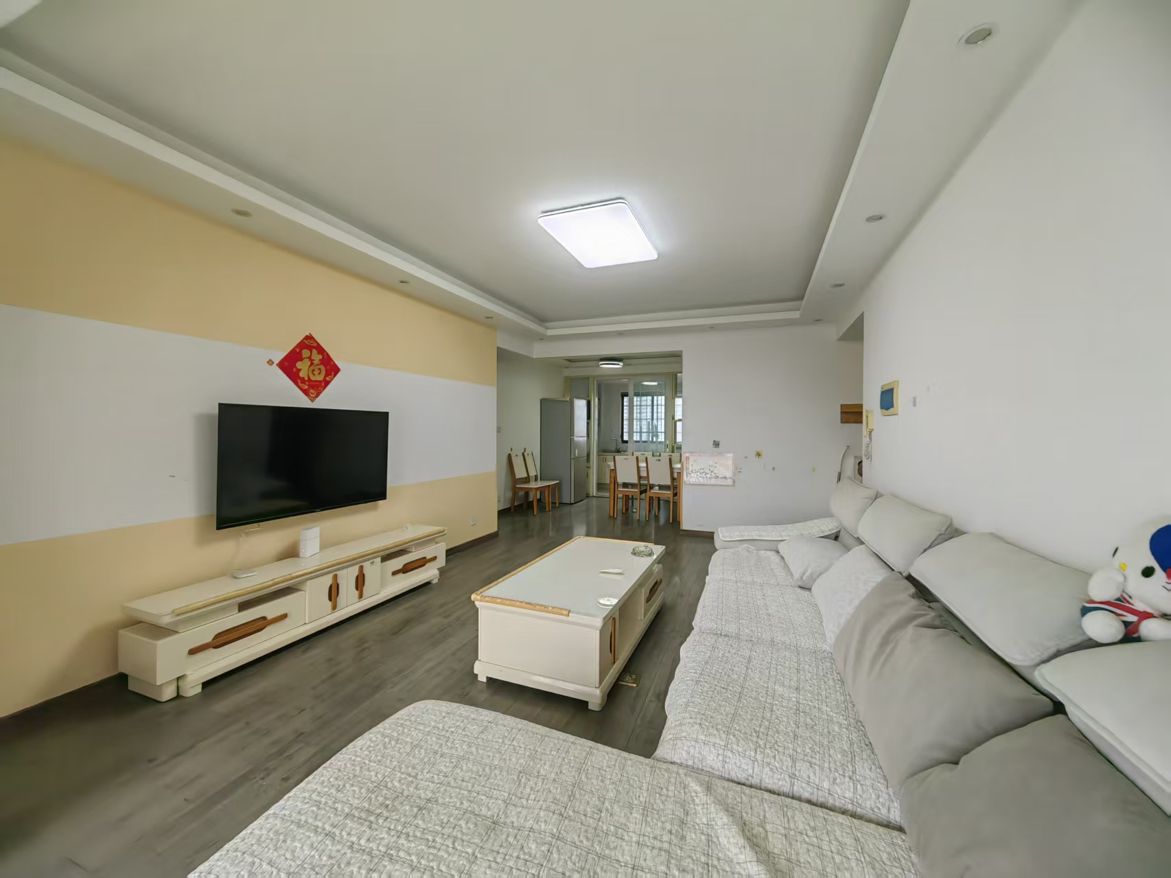 旺佳华府  3室2厅2卫    2000.0元/月 旺佳华府  3室2厅2卫    2000.0元/月室内图1