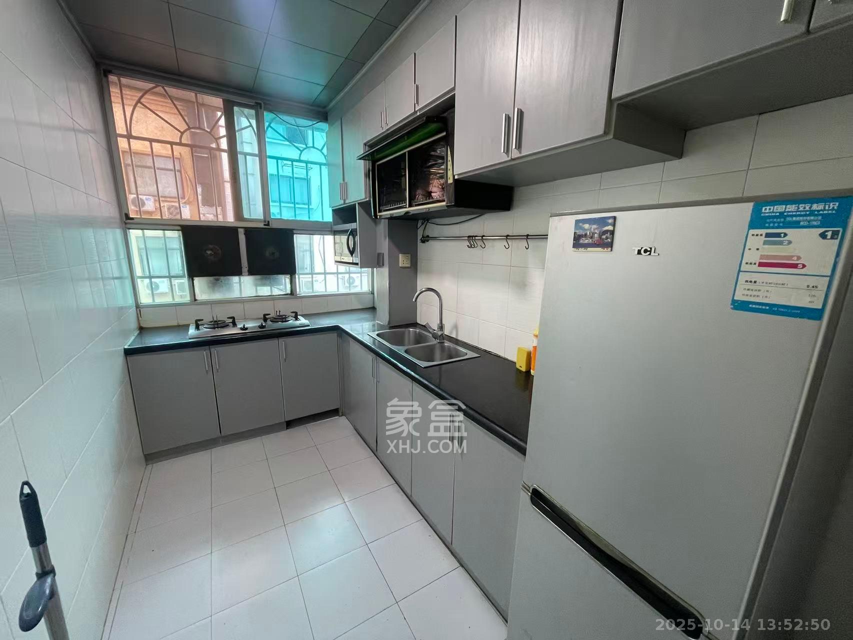 左家塘建材宿舍  3室2厅2卫    2100.0元/月室内图