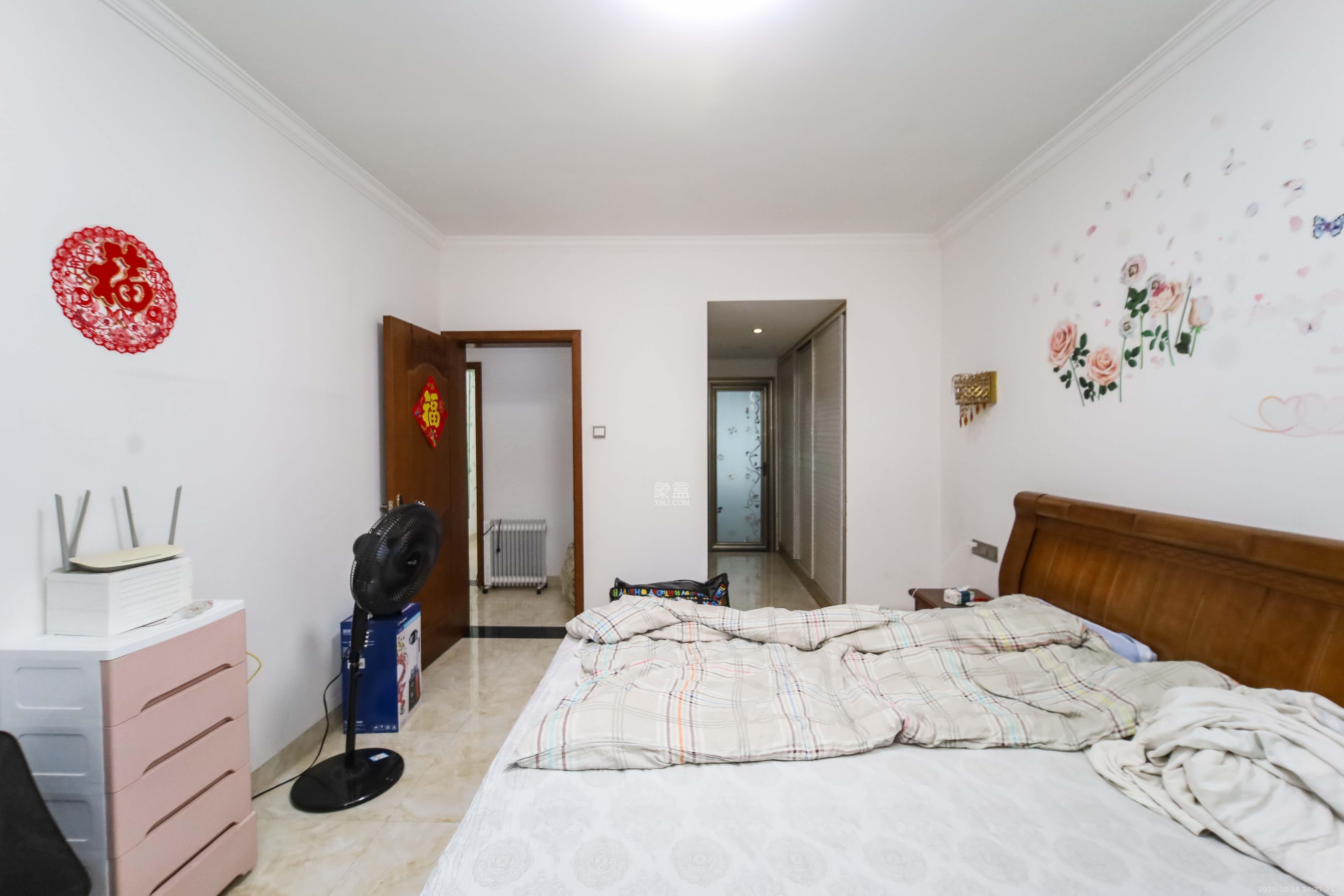 万象凯旋湾 3室1厅2卫 128.8万 万象凯旋湾 3室1厅2卫 128.8万卧室