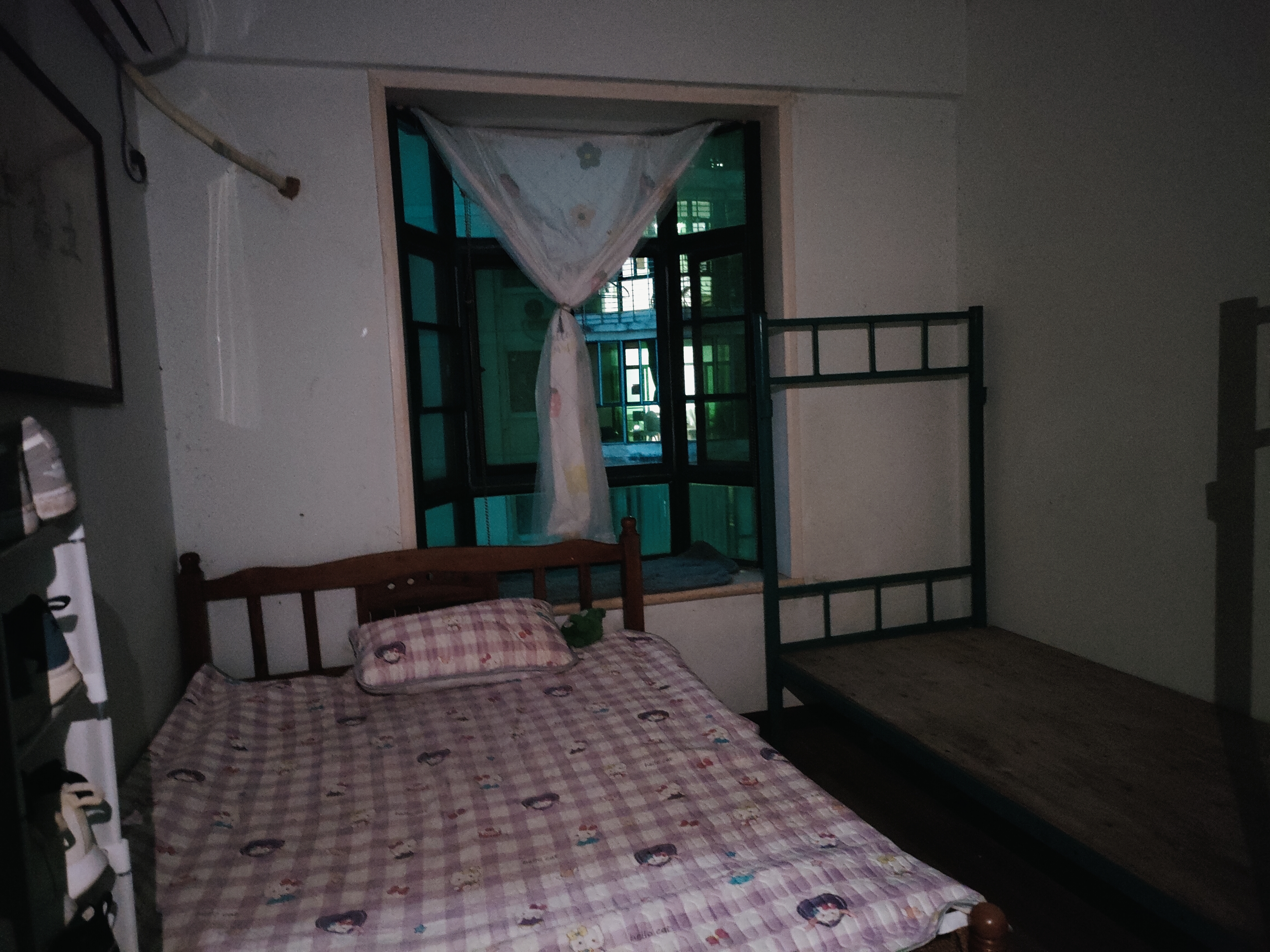 现代花园一期  3室2厅2卫    3300.0元/月室内图