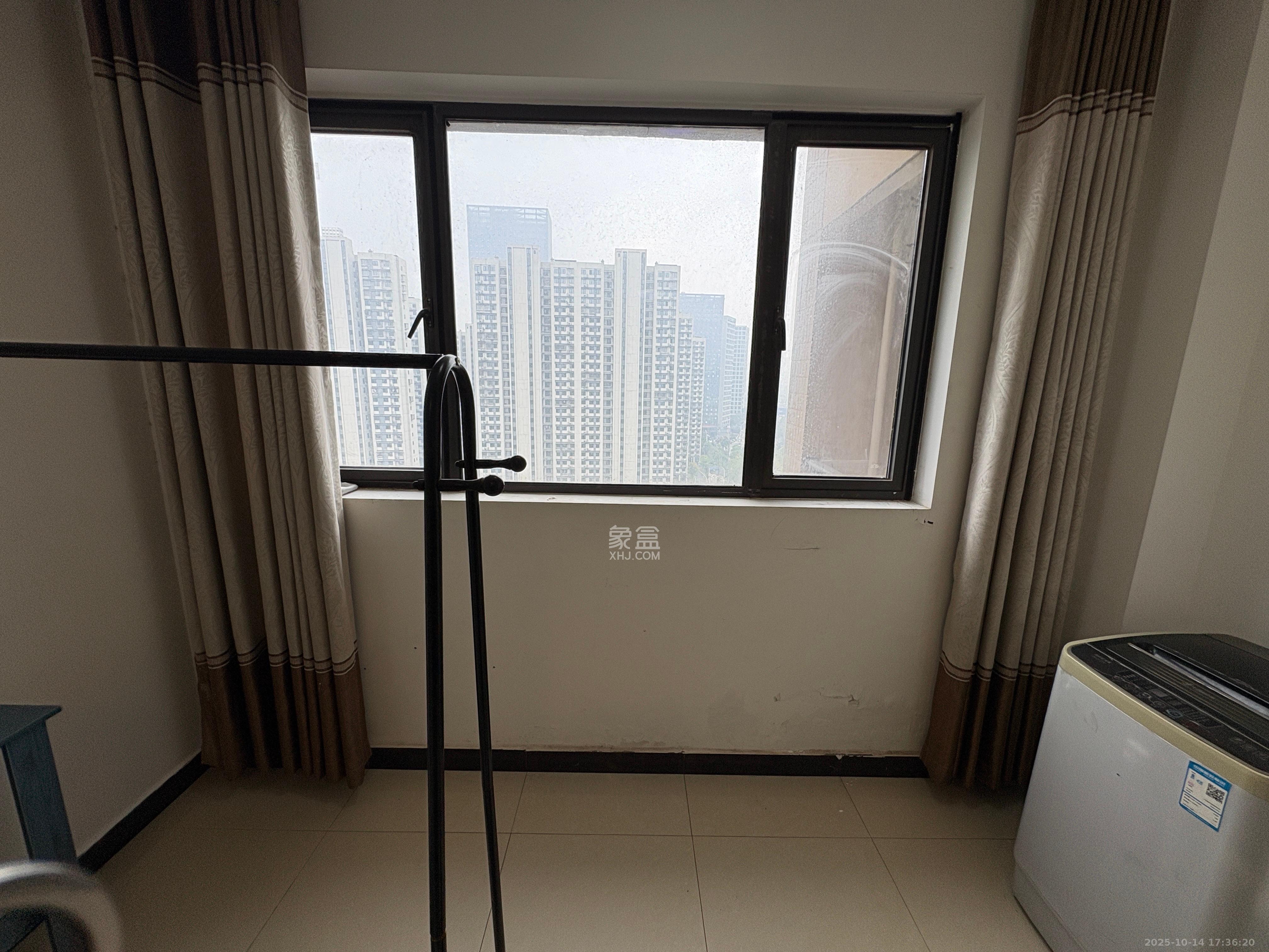 东驿竹园  2室1厅1卫    1800.0元/月 东驿竹园  2室1厅1卫    1800.0元/月室内图1