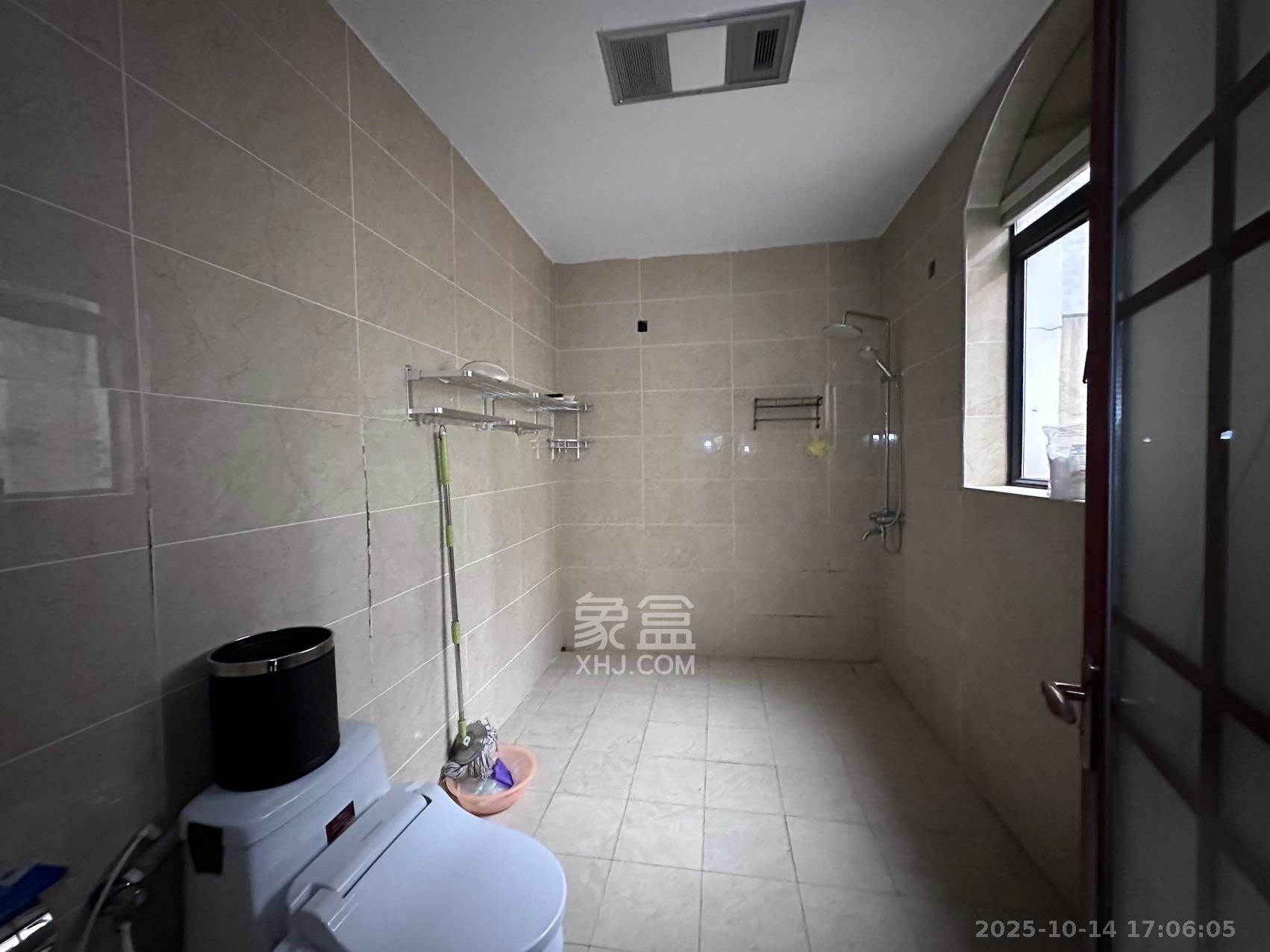 归心苑  4室2厅3卫    13000.0元/月 归心苑  4室2厅3卫    13000.0元/月室内图