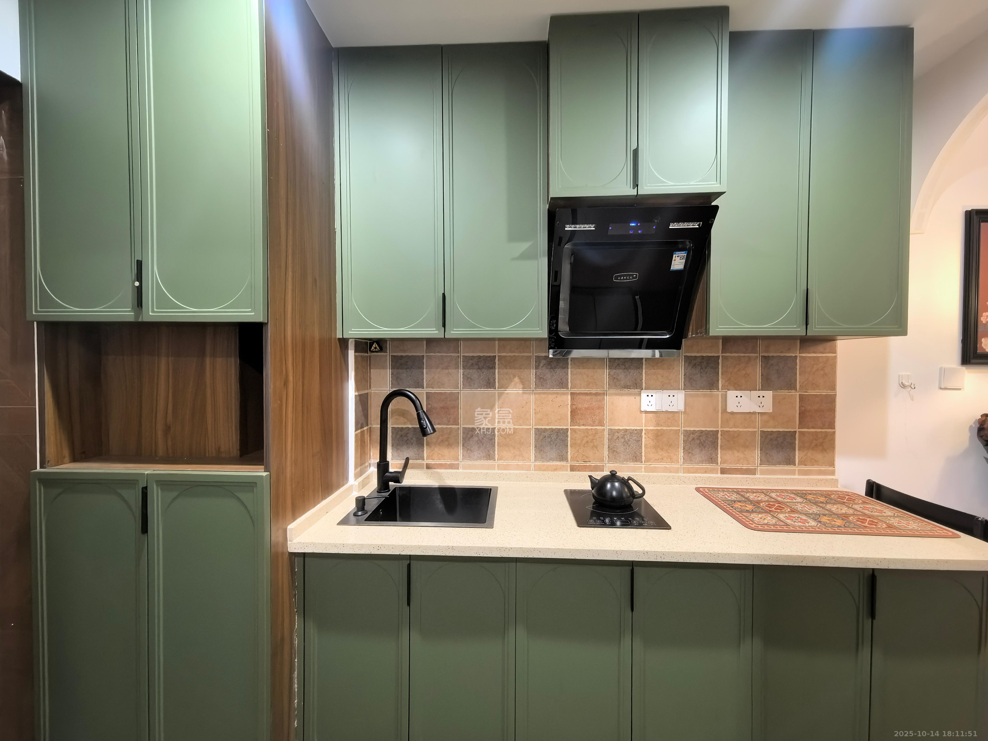 保利香槟国际  1室1厅1卫    1100.0元/月 保利香槟国际  1室1厅1卫    1100.0元/月室内图