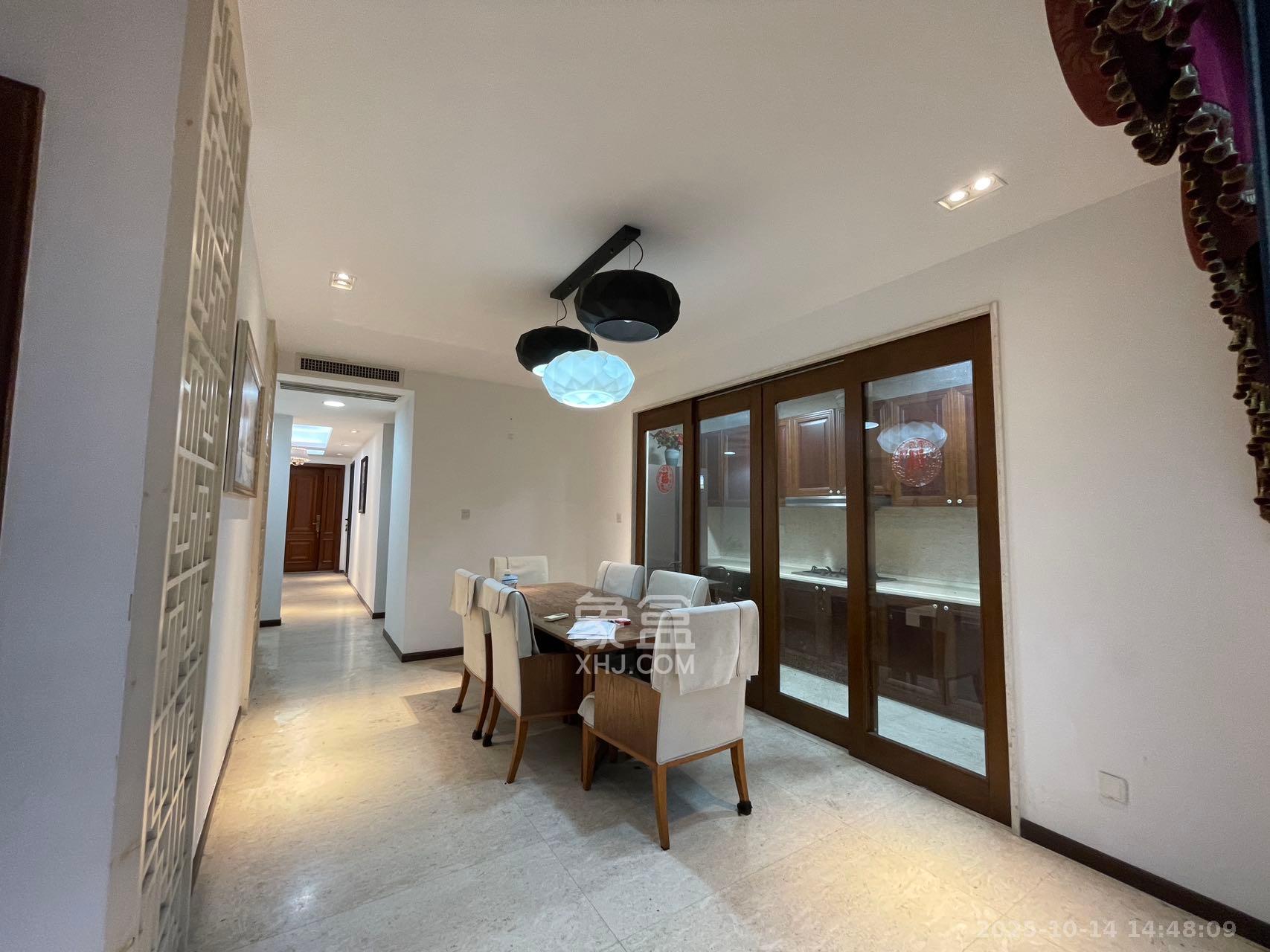 阳光100三期 6室2厅3卫 13000.0元/月 阳光100三期 6室2厅3卫 13000.0元/月室内图