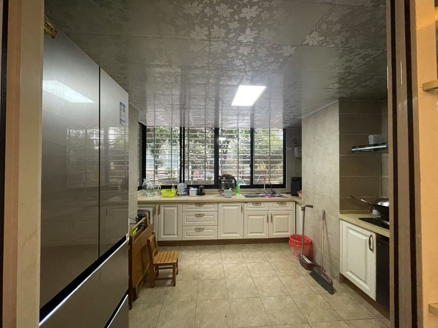 上城世家  3室2厅2卫    2000.0元/月室内图