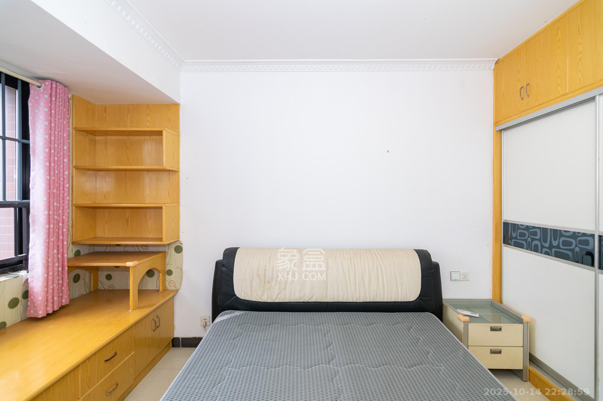 新城国际花都  2室2厅1卫    42.0万卧室