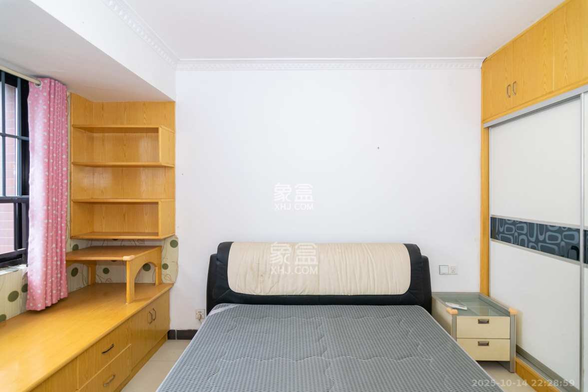 新城国际花都 2室2厅1卫 42.0万 新城国际花都 2室2厅1卫 42.0万卧室