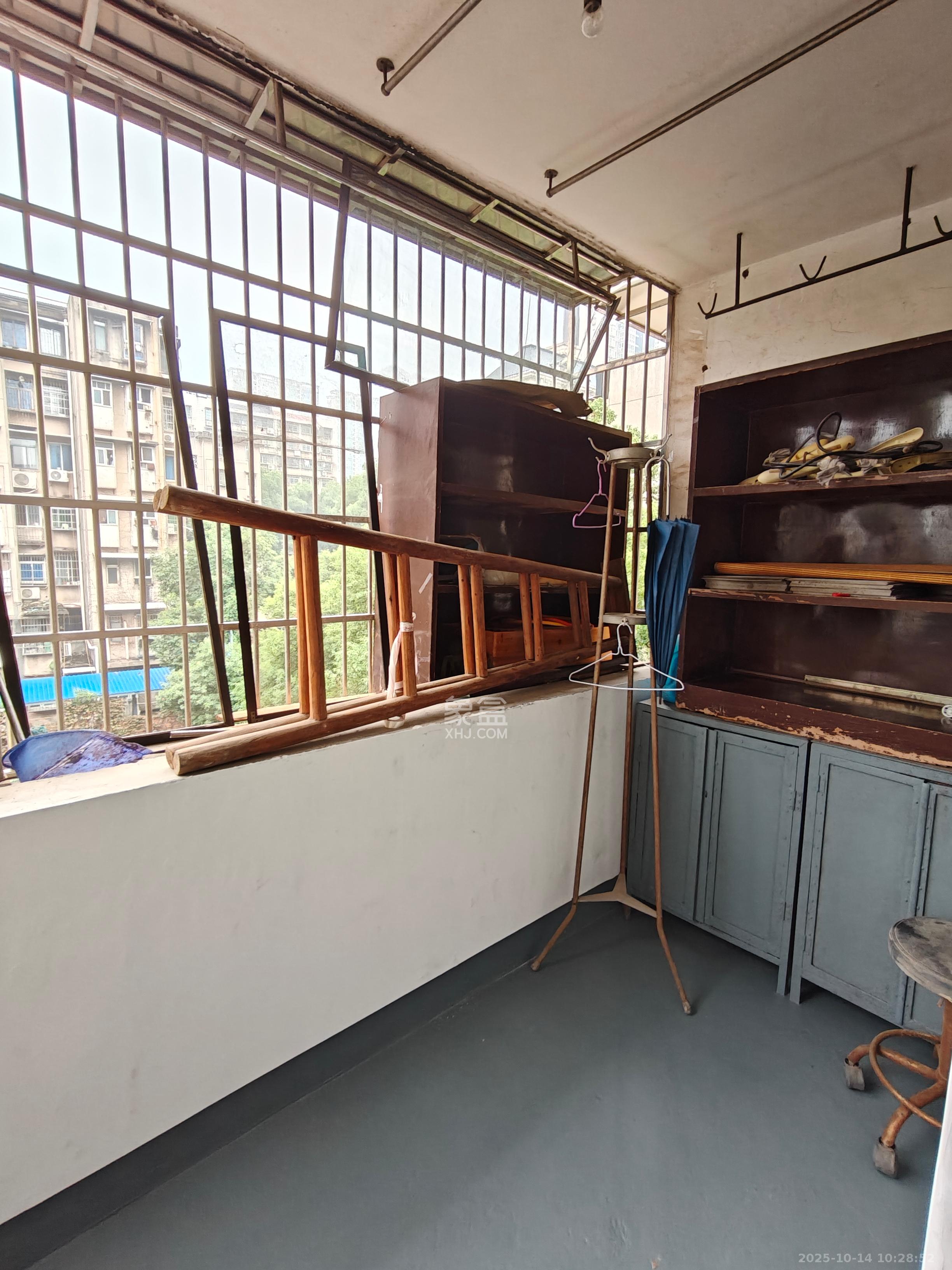 左家塘印刷厂宿舍(人印宿舍) 2室1厅1卫 1200.0元/月 左家塘印刷厂宿舍(人印宿舍) 2室1厅1卫 1200.0元/月室内图